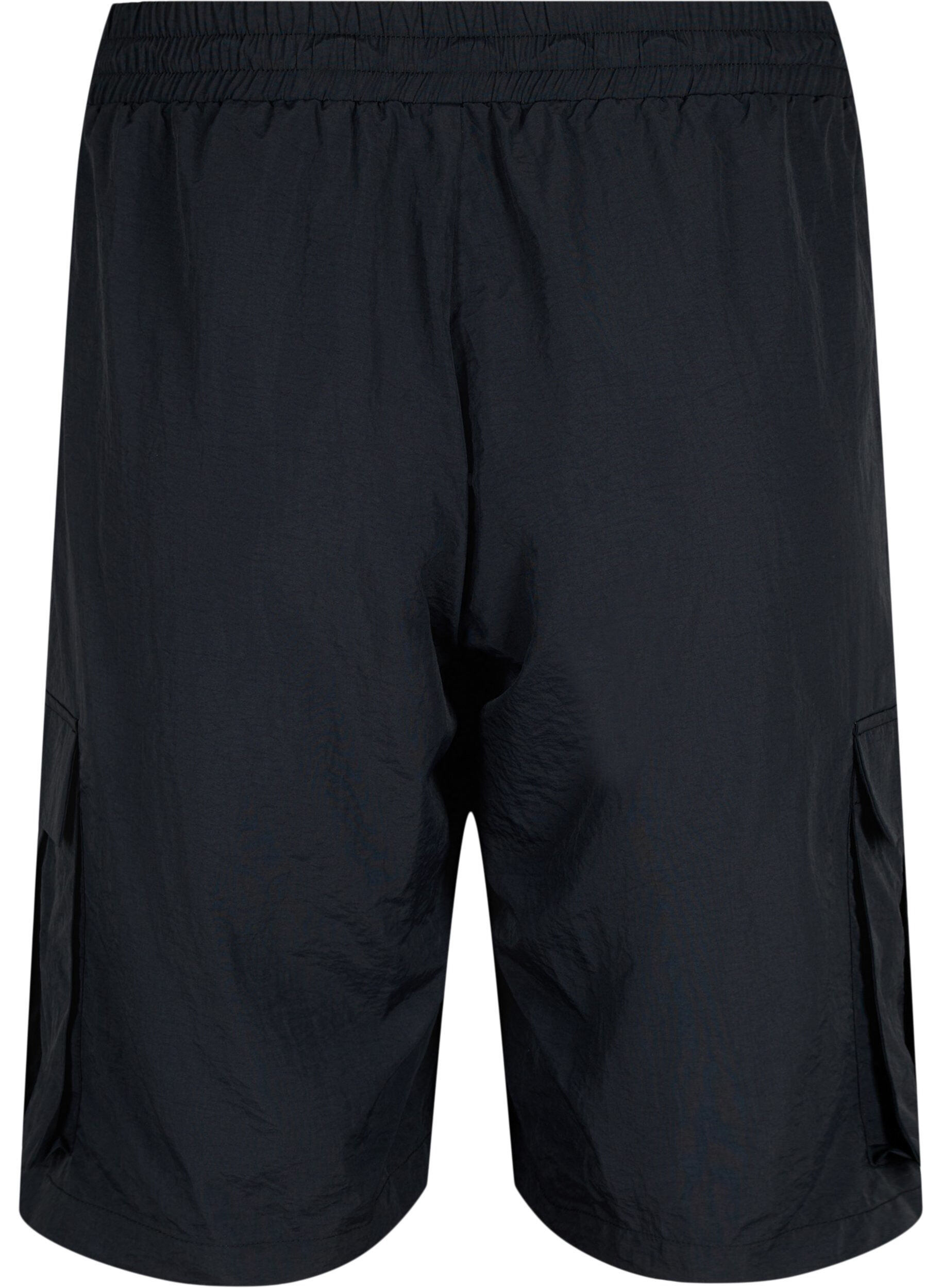 Zizzi Shorts mit hoher Taille und Cargo-Taschen, Black, Packshot image number 1