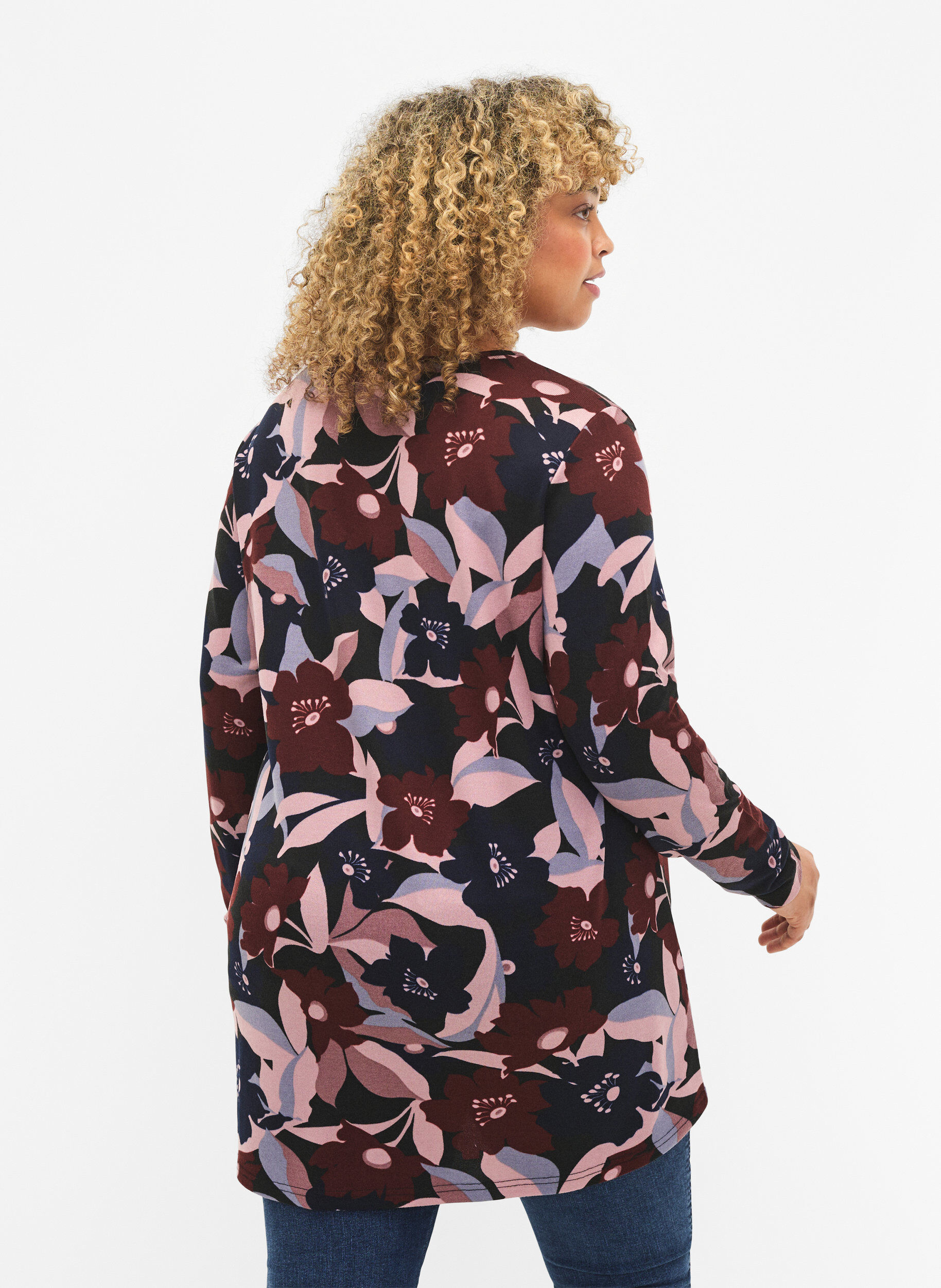 Zizzi Gebl&uuml;mte Bluse mit langen &Auml;rmeln, Black Rose Flower, Model image number 1