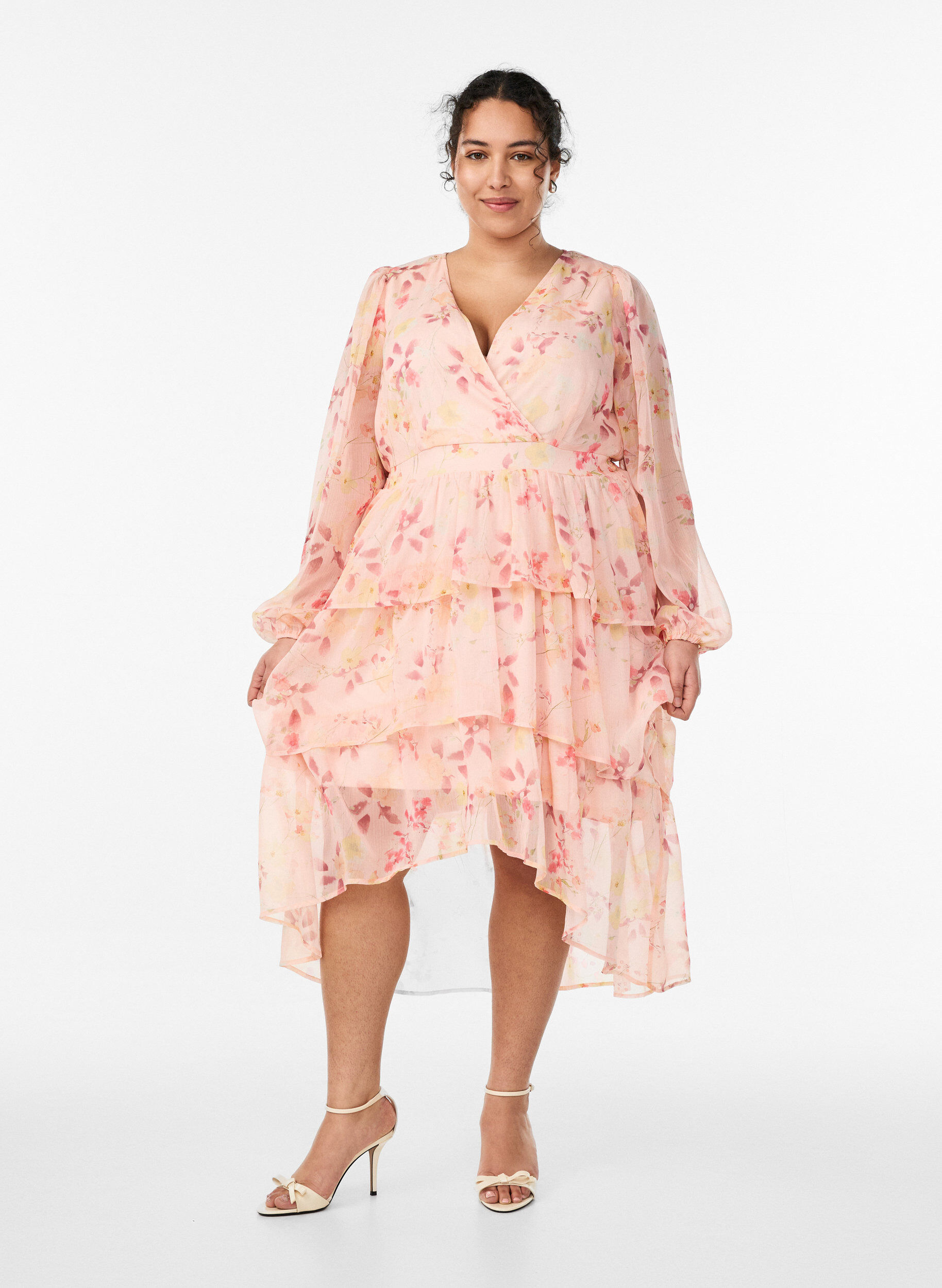 Zizzi Gebl&uuml;mtes Midi-Kleid aus Chiffon mit gesmokter Taille, Orange, Model image number 0