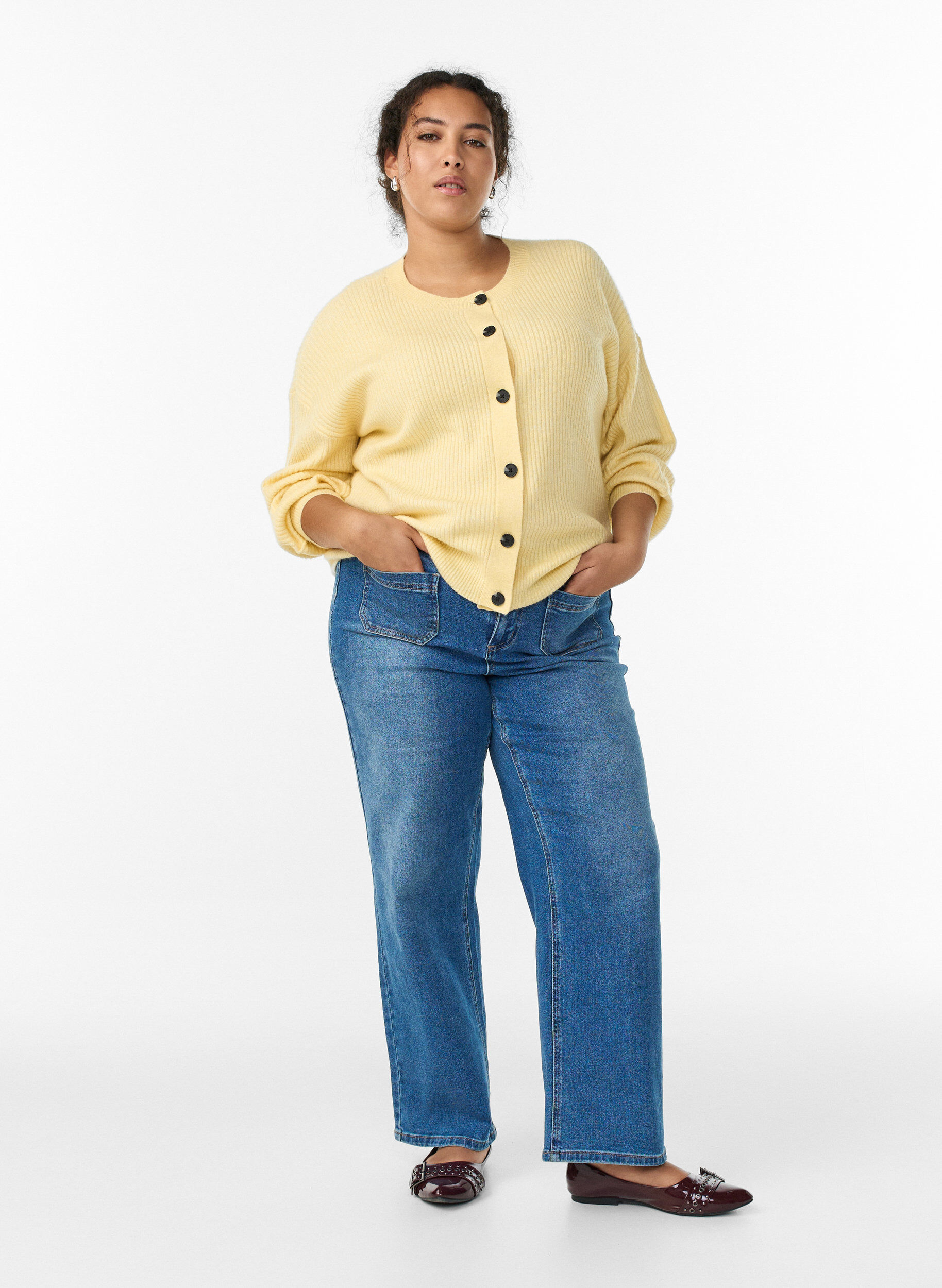 Zizzi Rippenstrick Strickjacke mit Kn&ouml;pfen, Gelb, Model image number 1