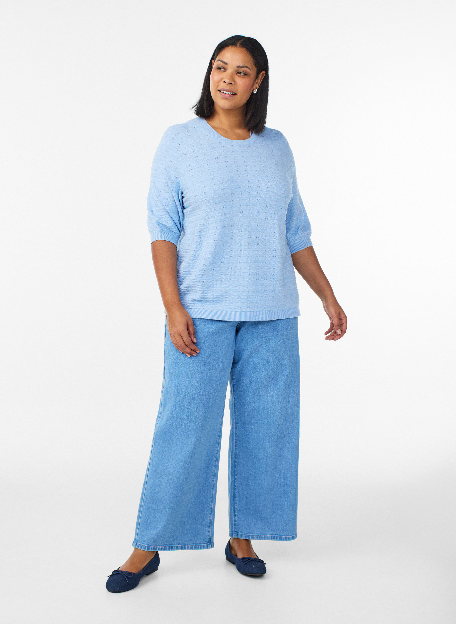 Zizzi Strickbluse mit Strukturmuster und kurzen &Auml;rmeln, Blau, Model image number 1