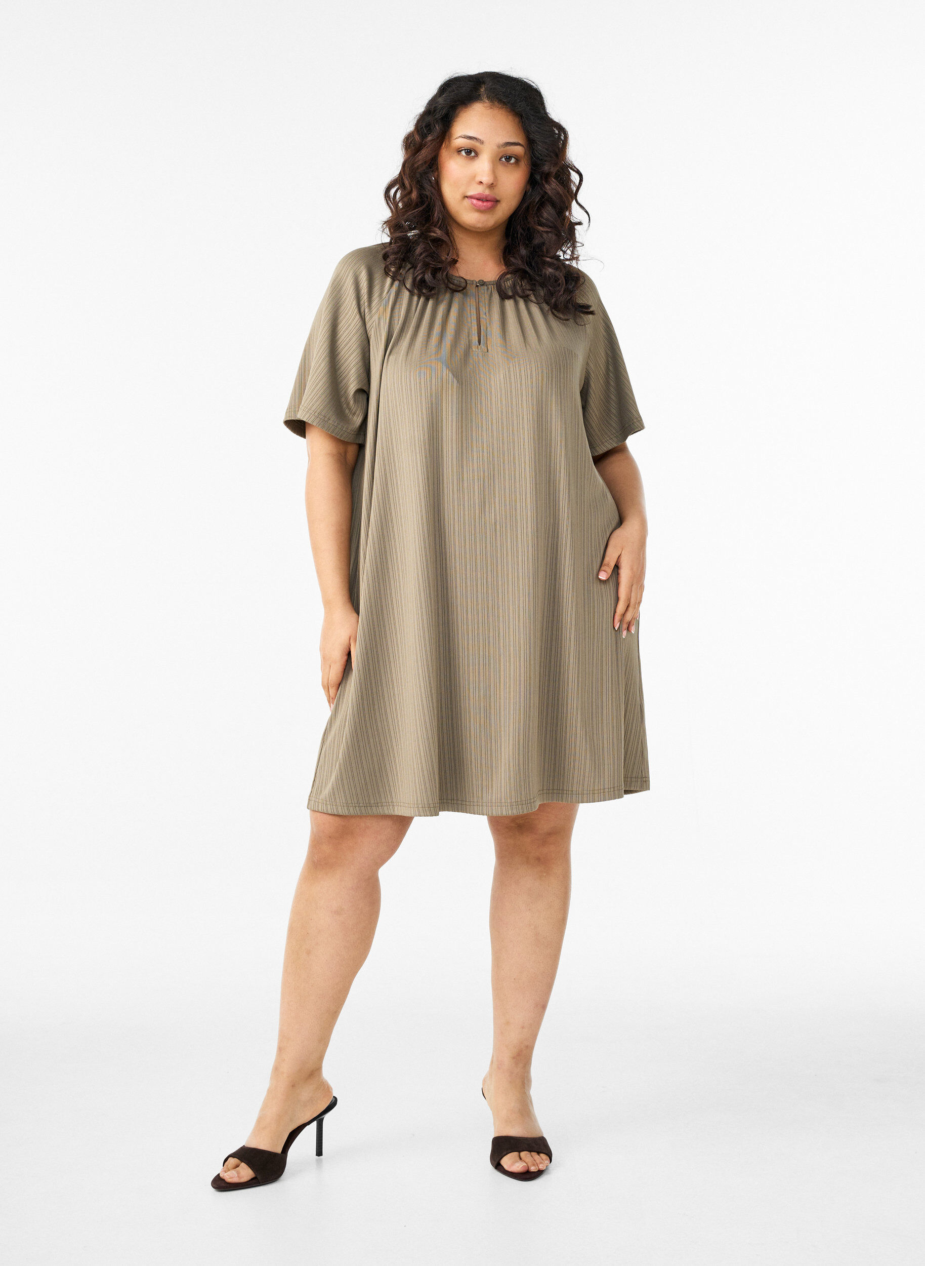 ZizziTunika aus Jersey mit strukturierten Streifen, Braun, Model image number 1