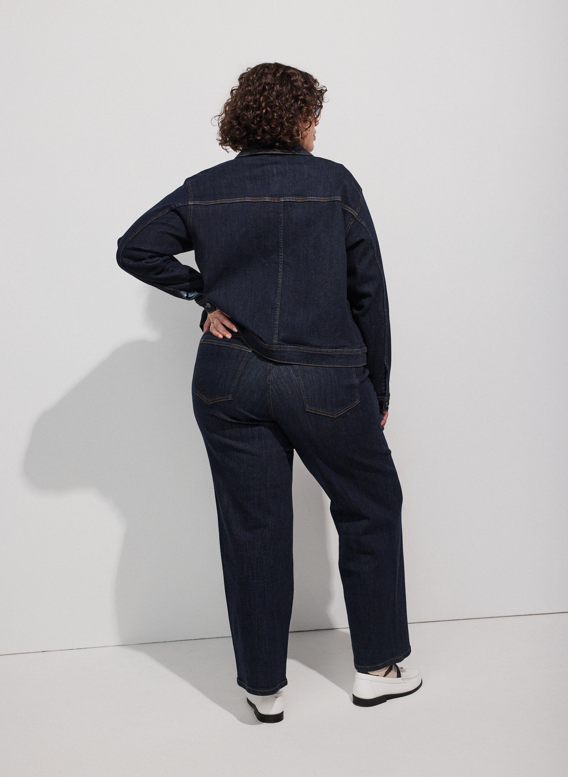 ZizziStraight Fit Kiana Jeans mit hoher Taille, Blau, Model image number 2