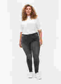 Super Slim Amy Jeans mit hoher Taille, Dark Grey Denim, Model