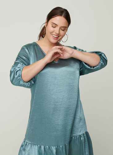 Shiny Kleid mit V-Ausschnitt, North Atlantic Shine, Model image number 1