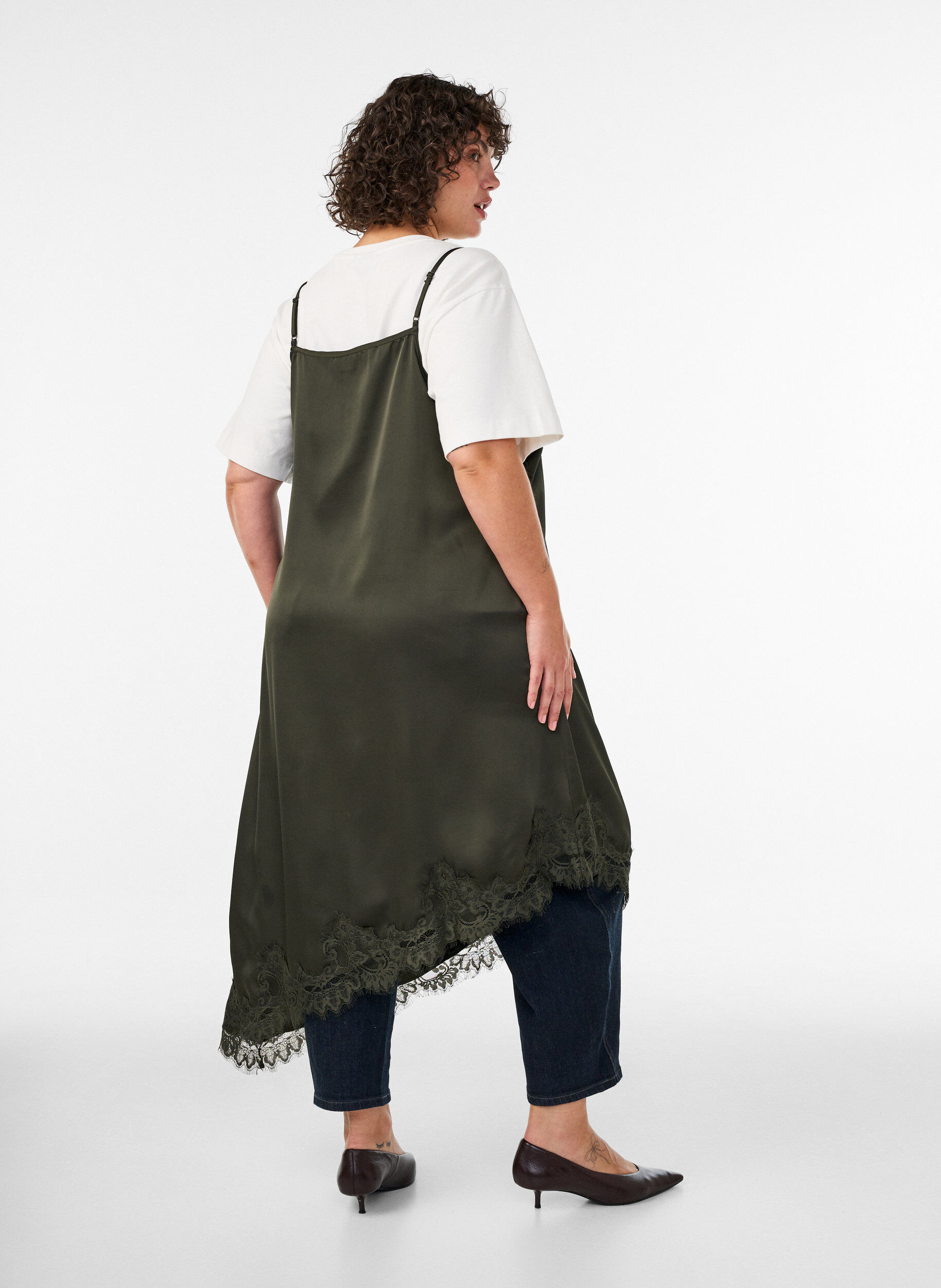 ZizziKleid aus Satin mit Spitze und asymmetrischem Saum, Gr&uuml;n, Model image number 2
