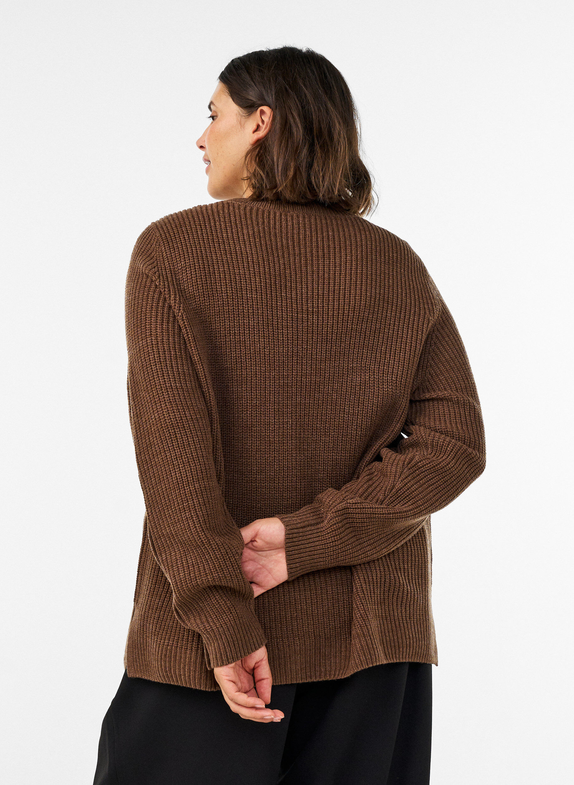 ZizziStrickbluse mit Rippstruktur und Knopfdetails, Braun, Model image number 2