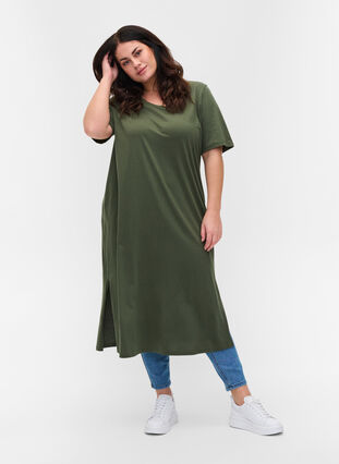 T-Shirt-Kleid aus Baumwolle mit Schlitz, Thyme, Model image number 2