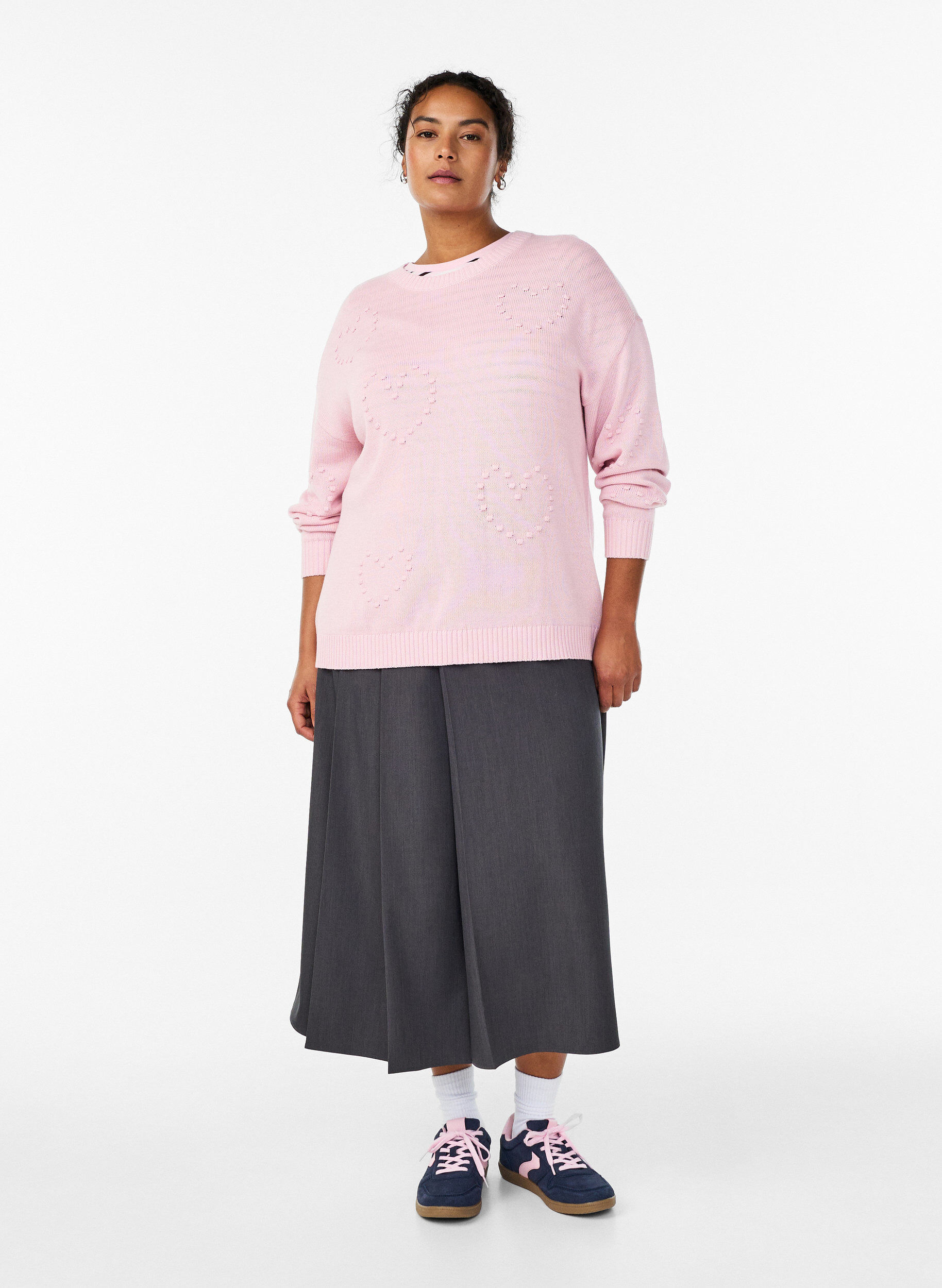 Zizzi Lockere Strickbluse mit Herzmuster, Pink, Model image number 1