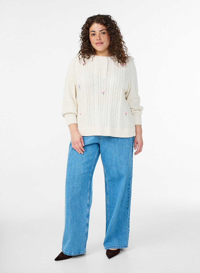 Strickbluse mit Zopfmuster und bestickten Blumen, Weiß, Model image number 1