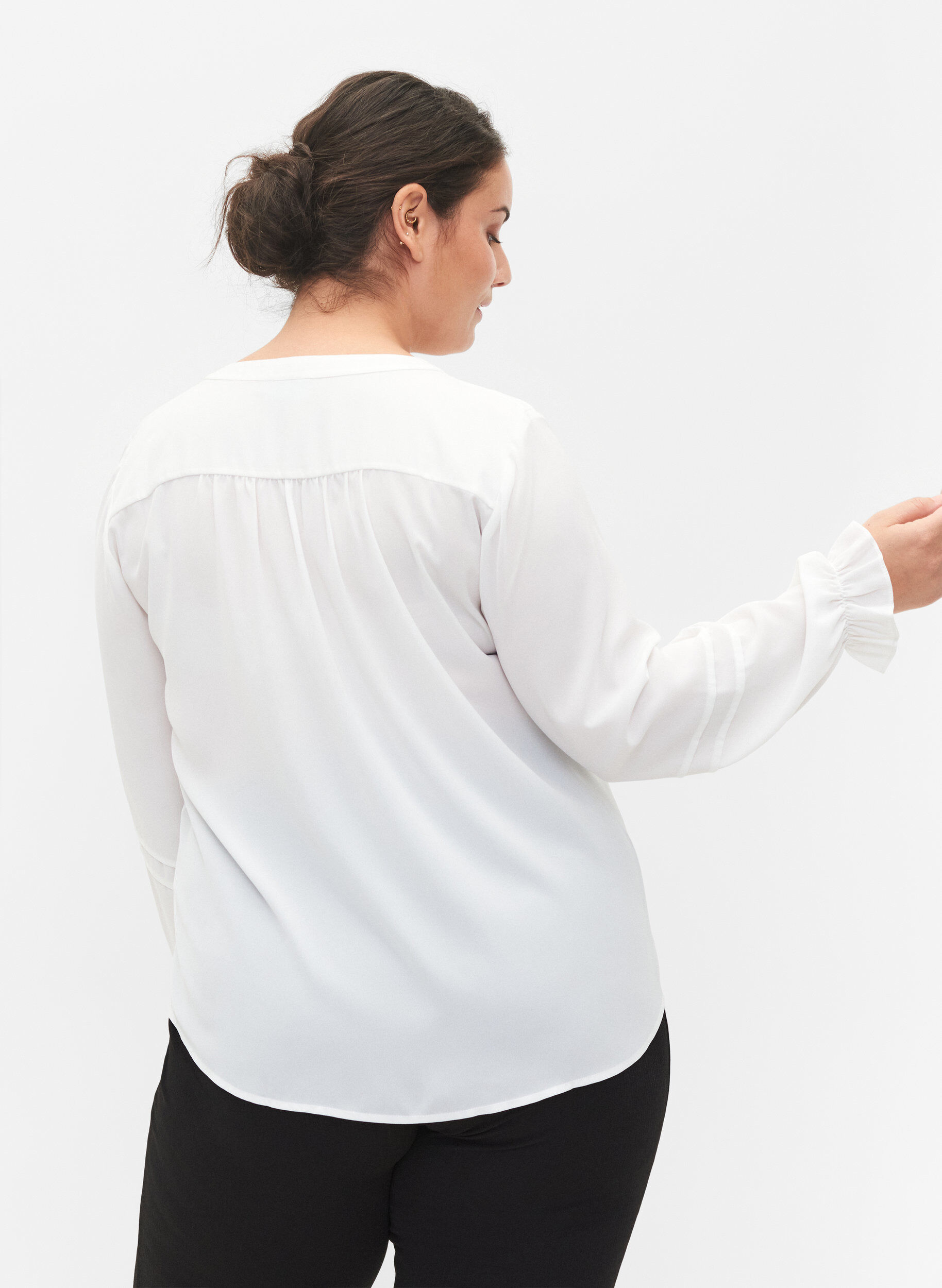 Zizzi Bluse mit langen &Auml;rmeln und Knopfverschluss, Bright White, Model image number 1