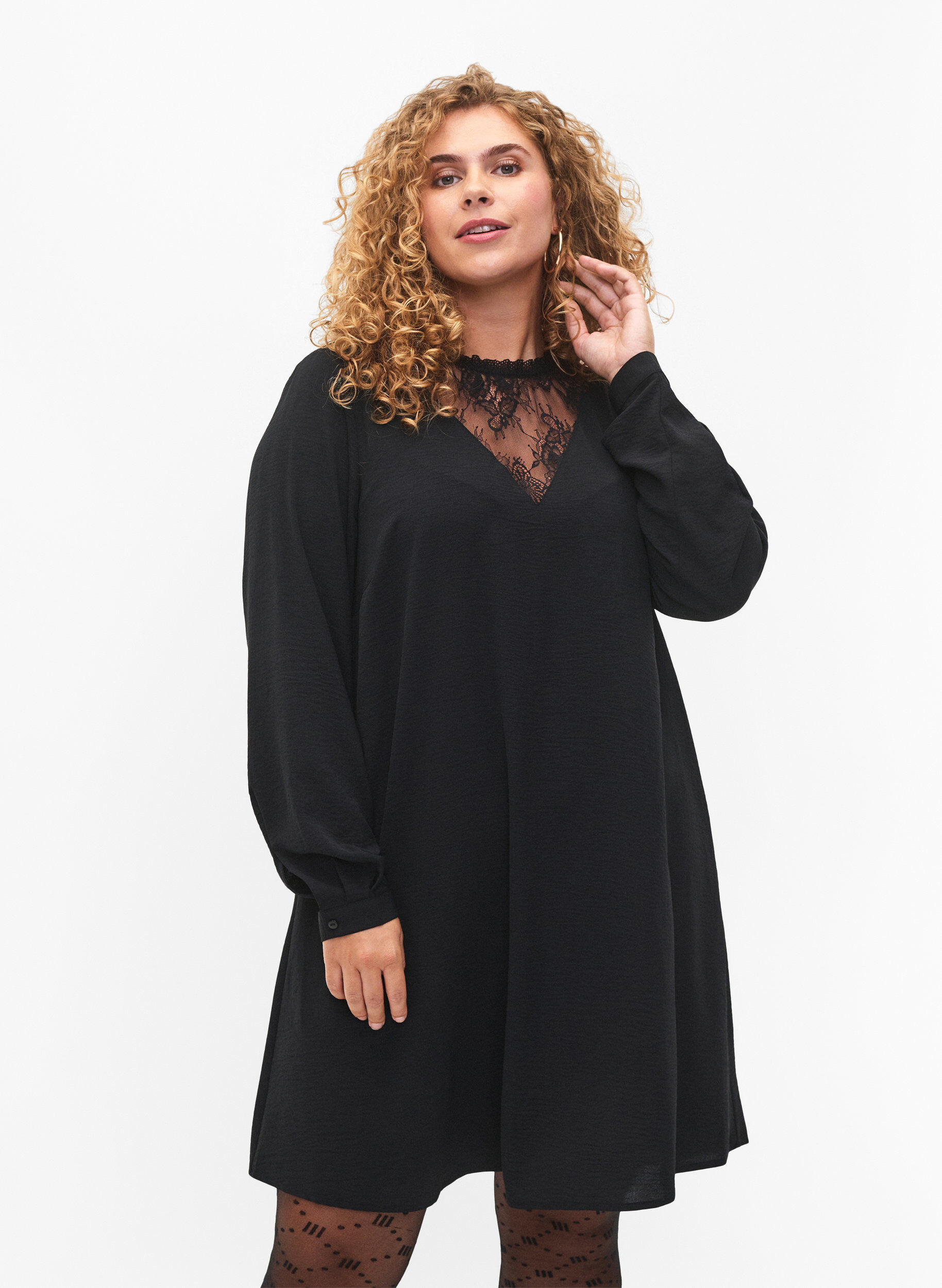 Zizzi Kleid mit Spitzendetails, Black, Model image number 0