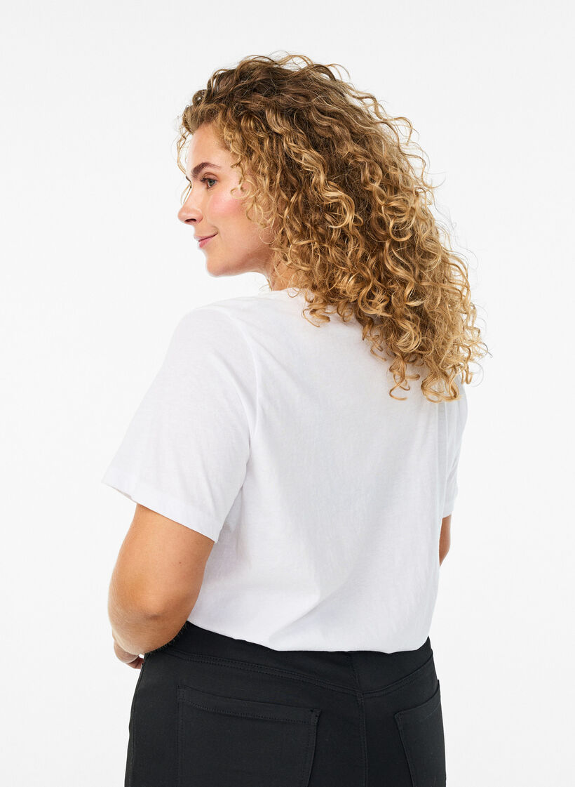 Kurzärmliges T-Shirt mit V-Ausschnitt, Weiß, Model image number 2