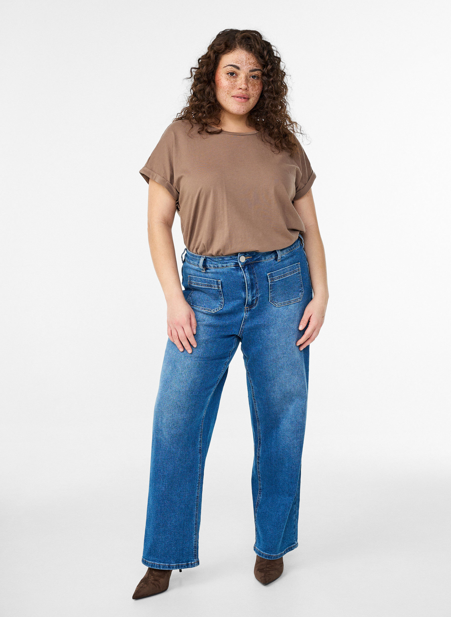 Zizzi Kurz&auml;rmeliges T-Shirt aus einer Baumwollmischung, Braun, Model image number 1