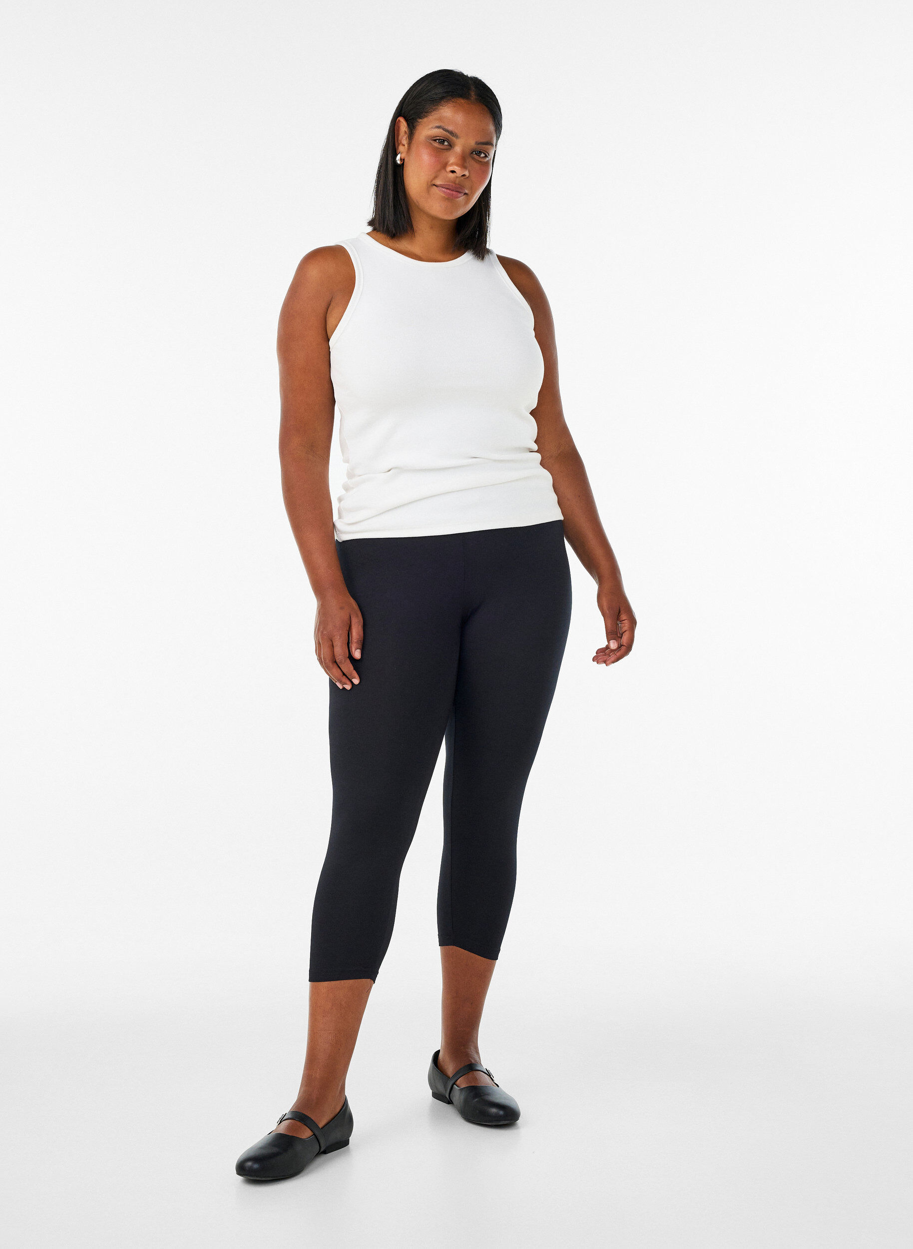 Basic 3/4-Leggings aus Viskose, Schwarz, Model
