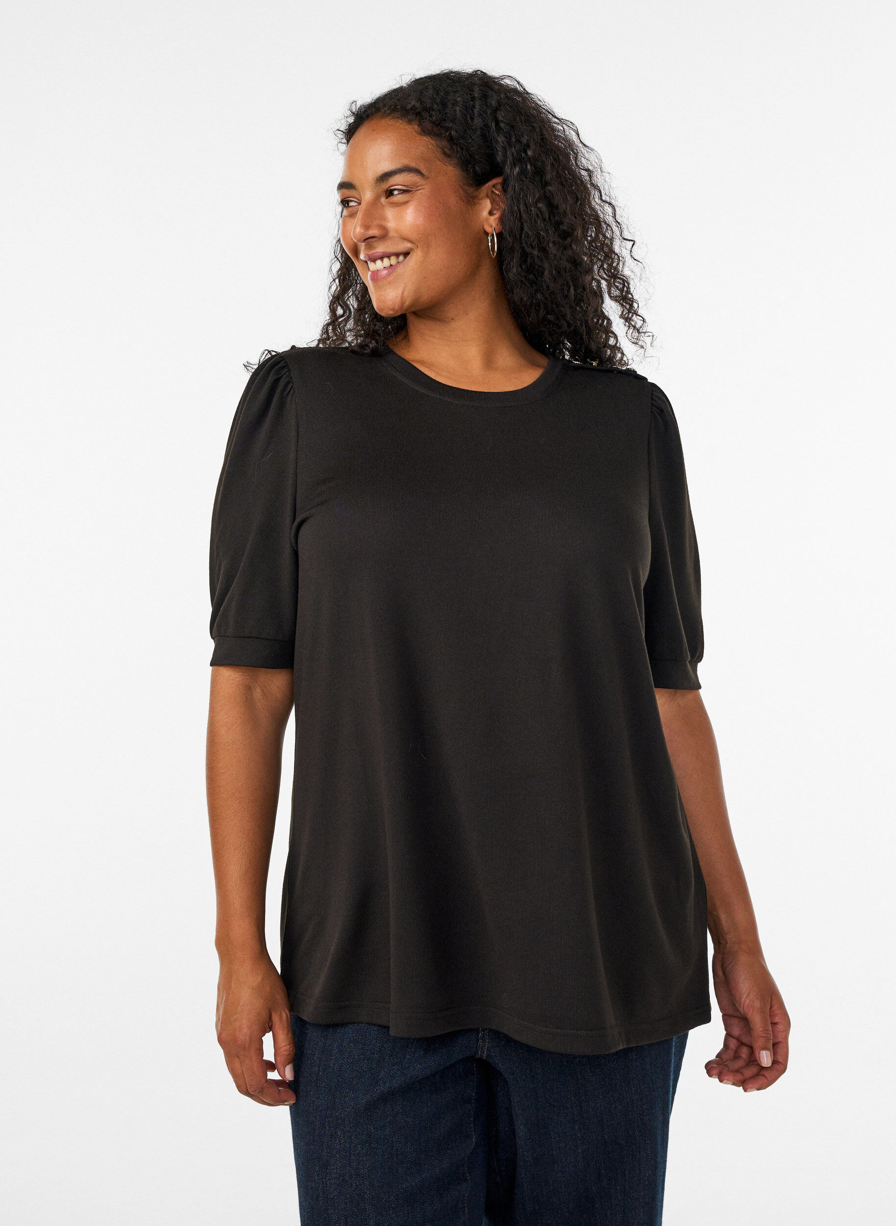 ZizziBluse mit Knopfdetail und kurzen Puff&auml;rmeln, Schwarz, Model image number 0