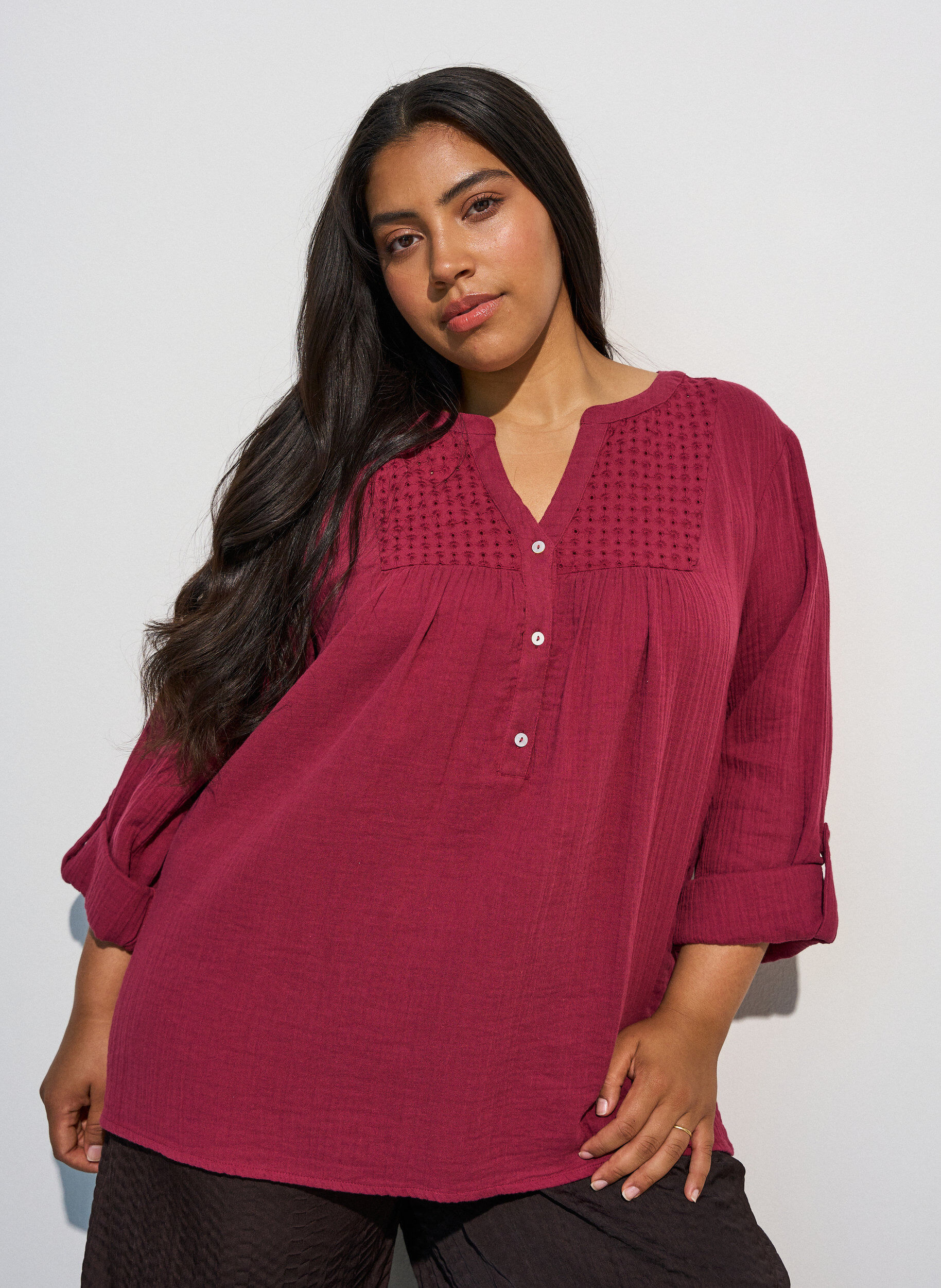 ZizziBluse aus Baumwollmusselin mit Lochstickerei, Rot, Model image number 0