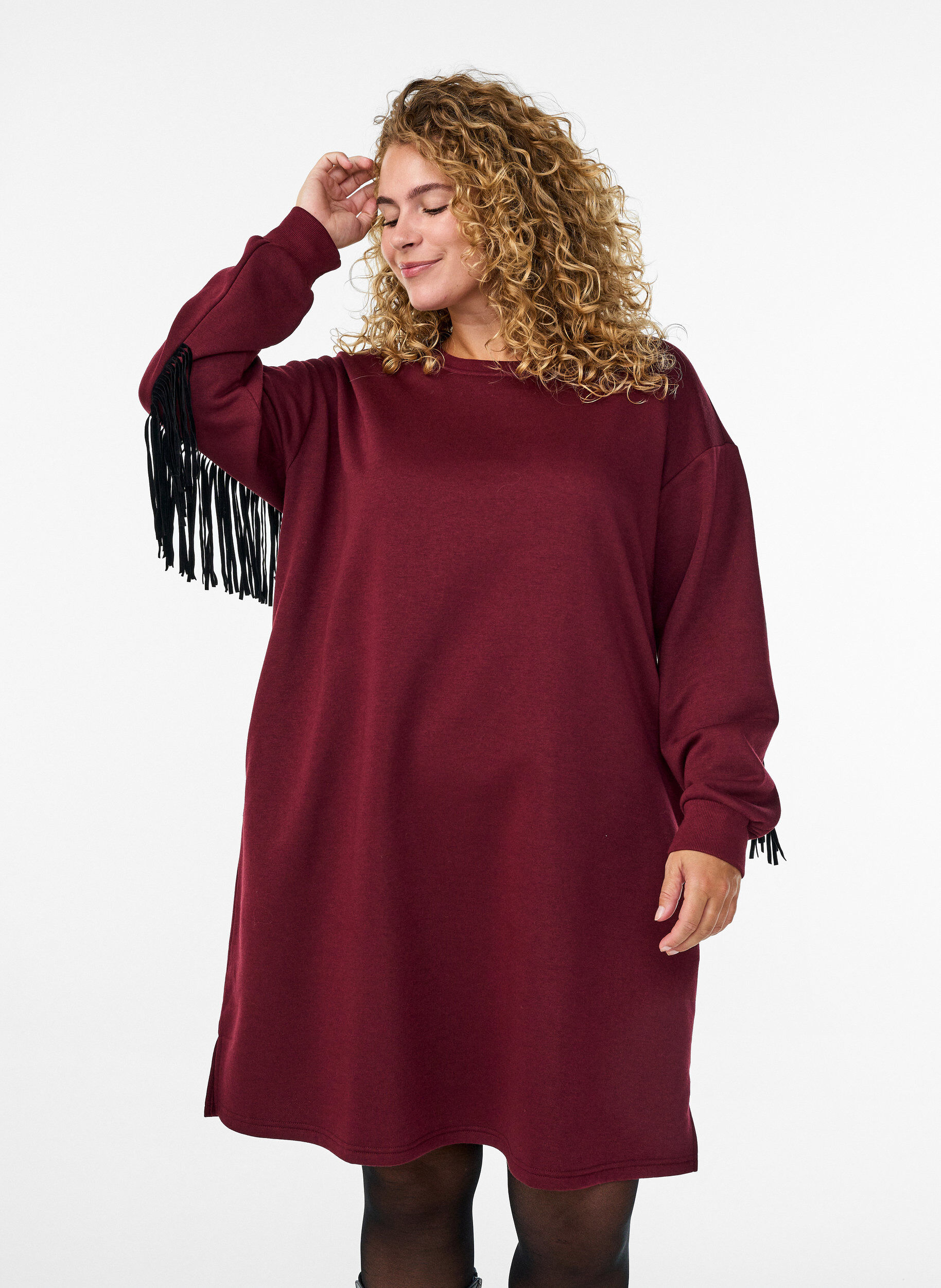 Zizzi Sweatkleid aus Sweatstoff mit Fransen bis zum Knie, Dunkles Bordeaux, Model image number 1