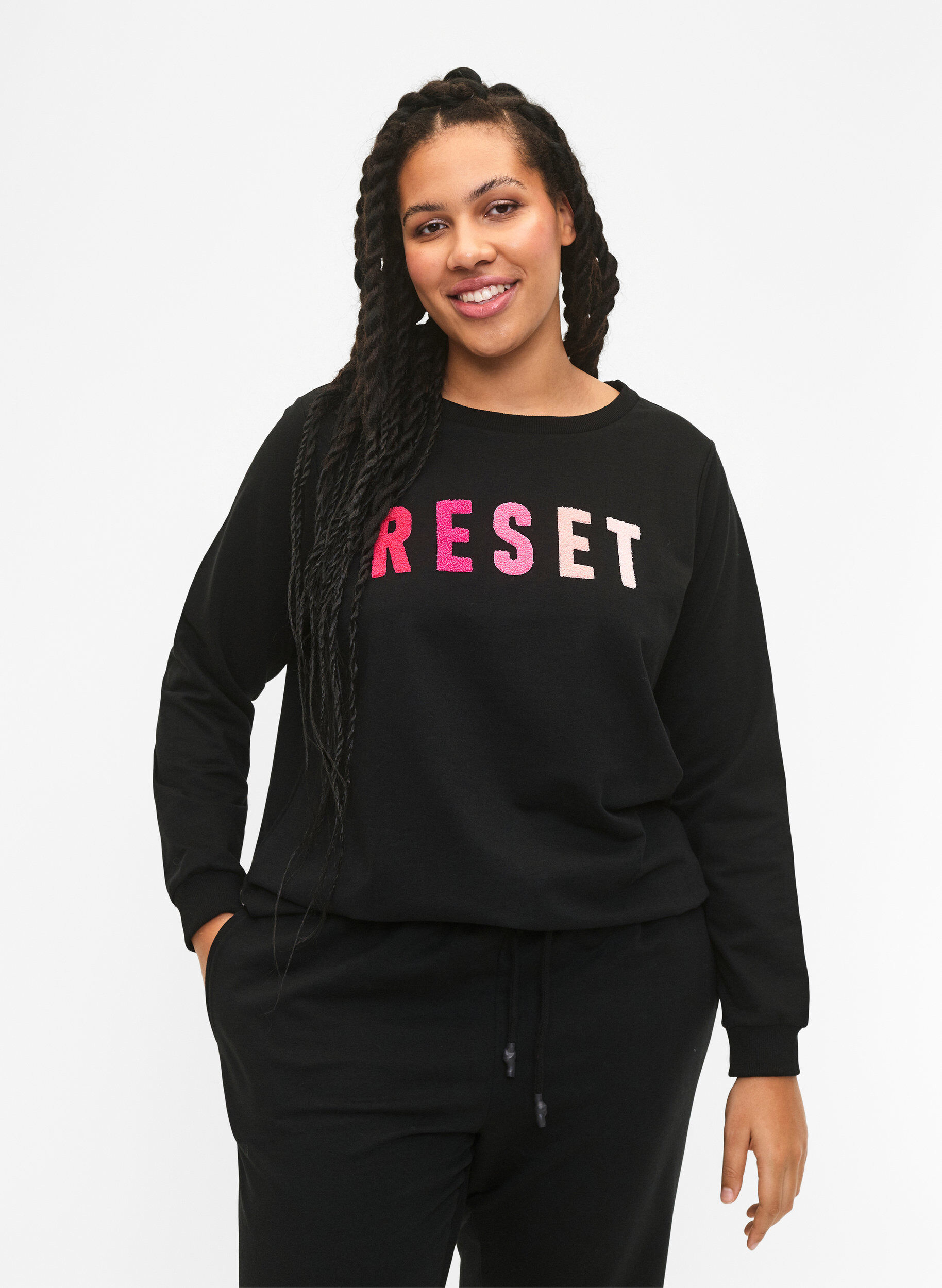 Zizzi Sweatshirt mit Text, Black W. Reset, Model image number 0