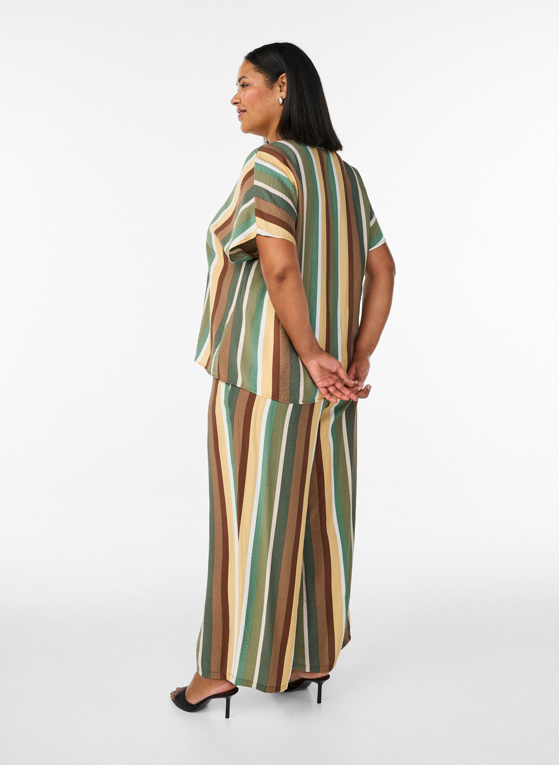 ZizziLockere Hose aus Viskose mit Streifen, Braun, Model image number 1