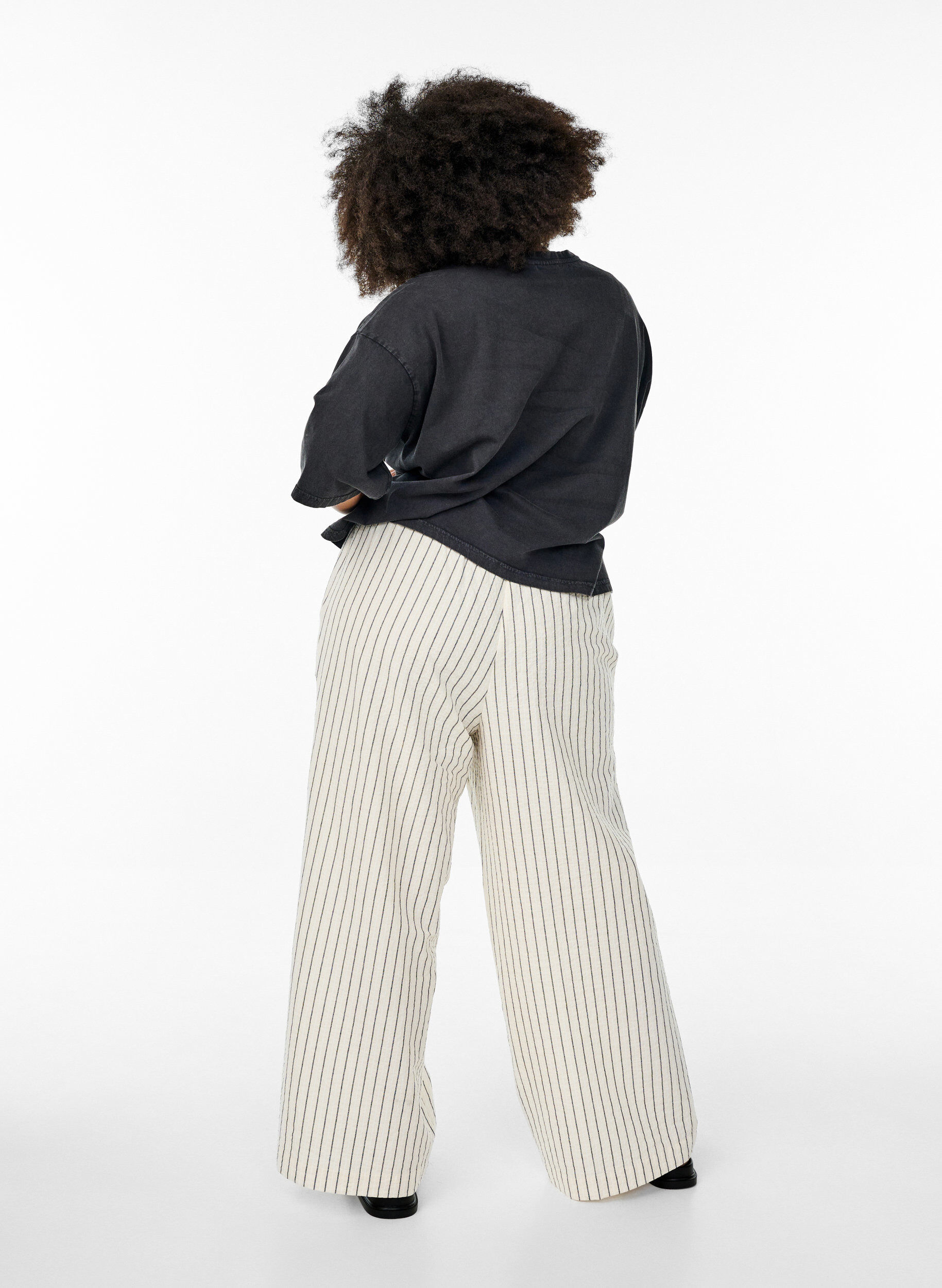 ZizziLockere Hose mit hohem Bund und Taschen, Vanille, Model image number 1