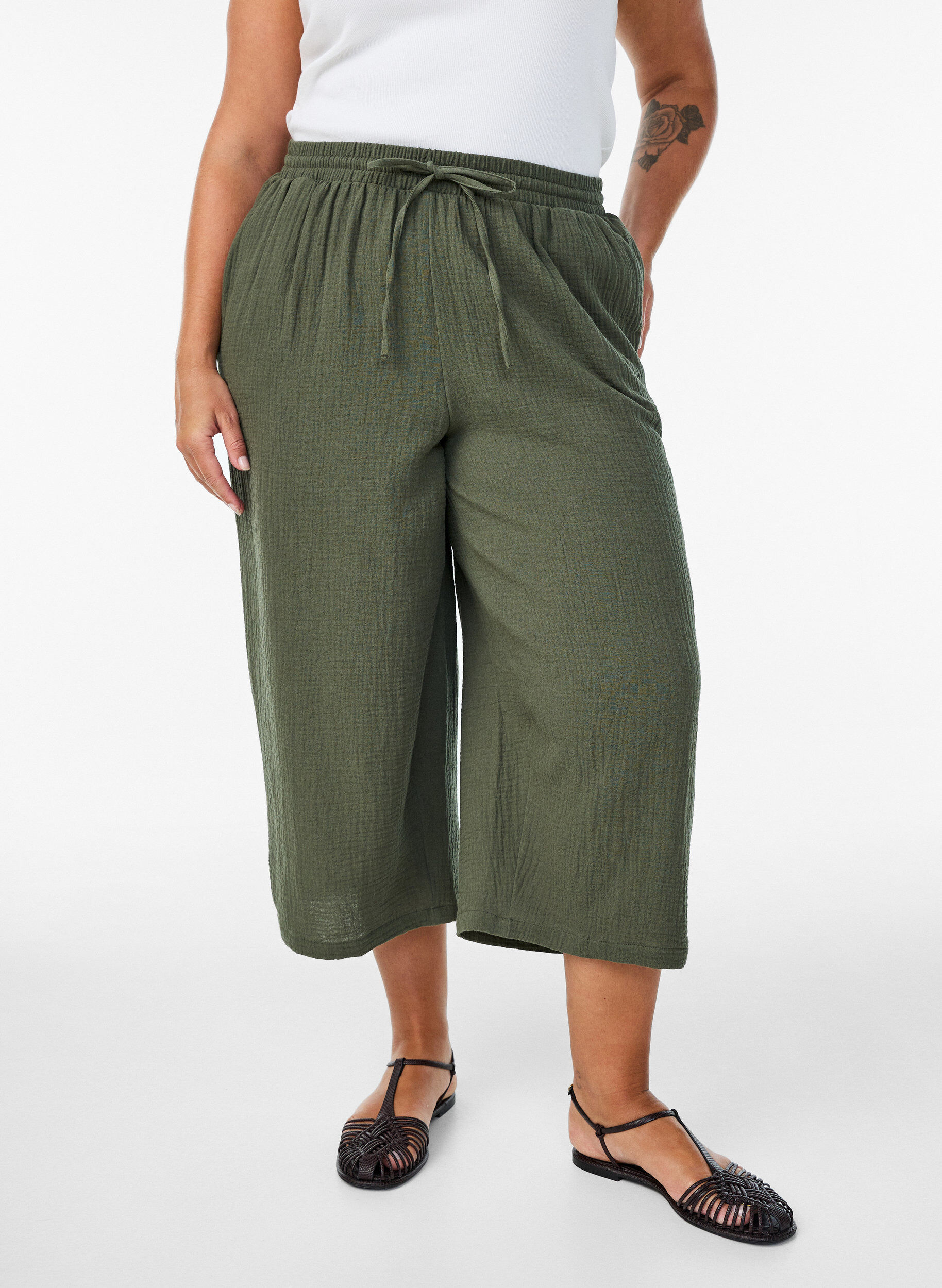 Zizzi Culotte-Hose aus Baumwollmusselin mit hohem Bund, Gr&uuml;n, Model image number 2