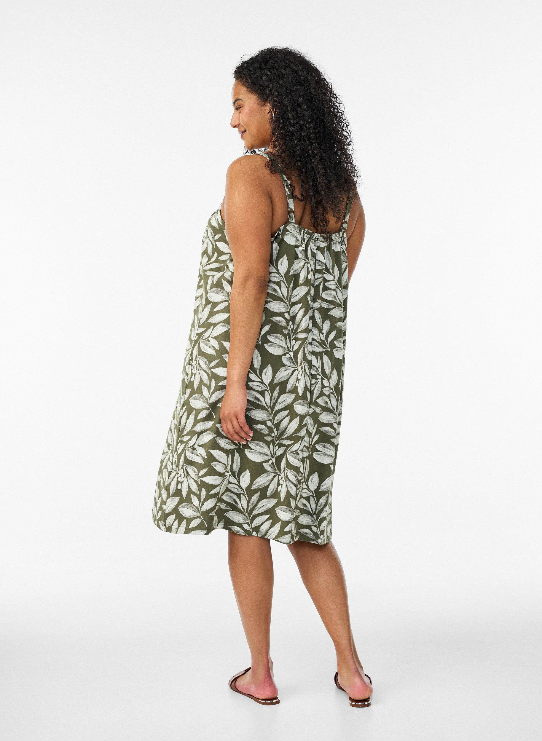 ZizziMidi-Tr&auml;gerkleid aus Bio-Baumwolle, Gr&uuml;n, Model image number 2
