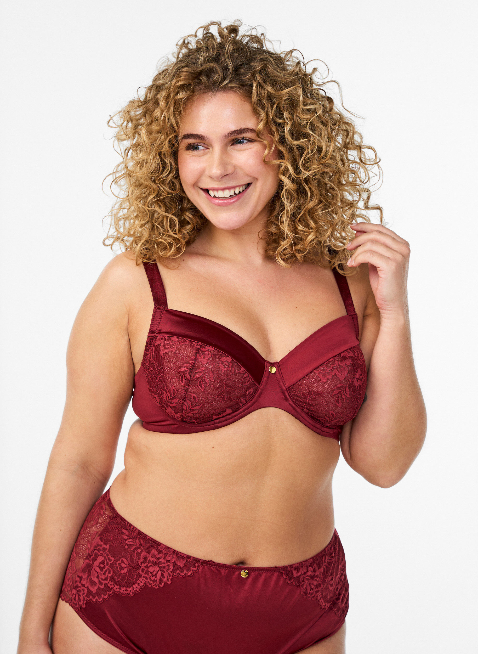 ZizziVollschalen-BH aus gl&auml;nzender Mikrofaser, Dunkles Bordeaux, Model image number 0
