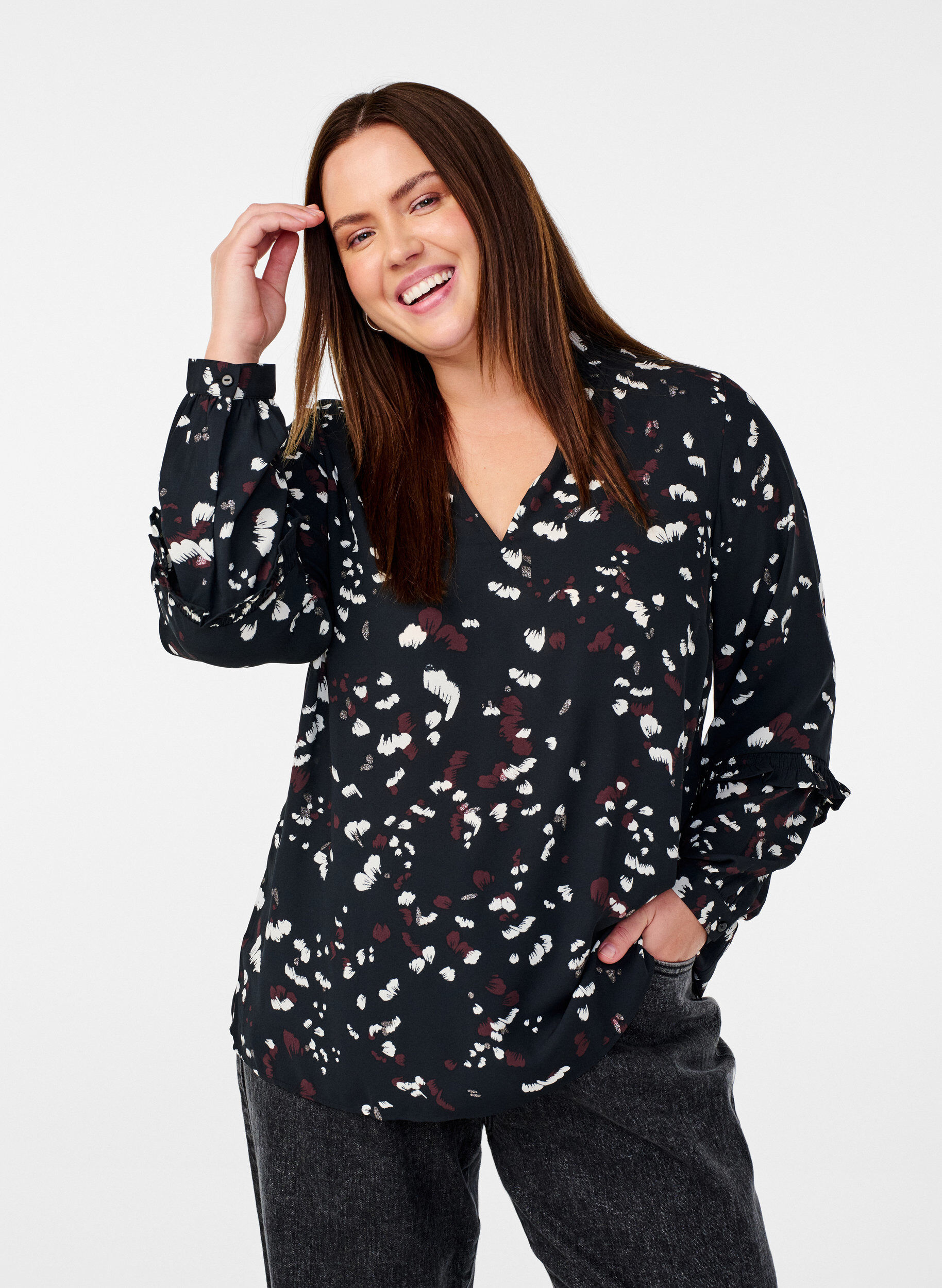 Zizzi Bluse mit Print und R&uuml;schendetails, Schwarz, Model image number 0