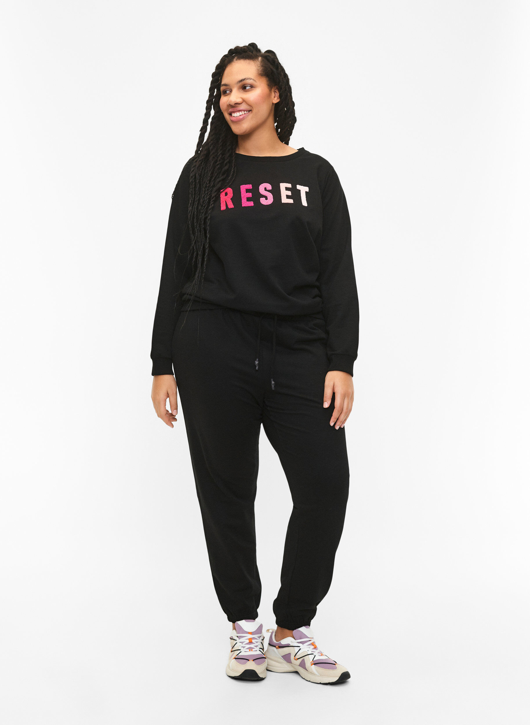 Zizzi Sweatshirt mit Text, Black W. Reset, Model image number 3