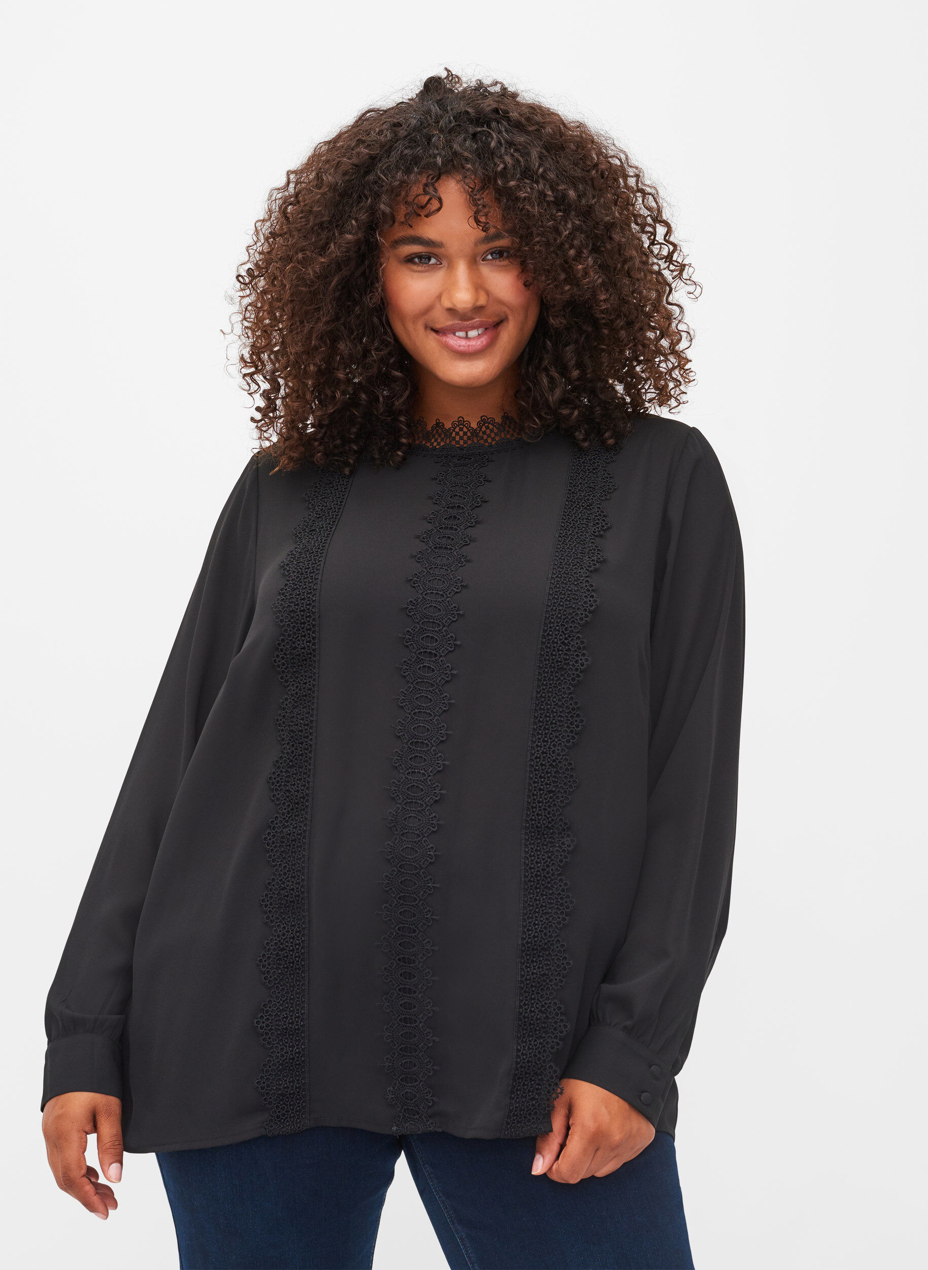 Zizzi Lang&auml;rmelige Bluse mit Spitze, Black, Model image number 0