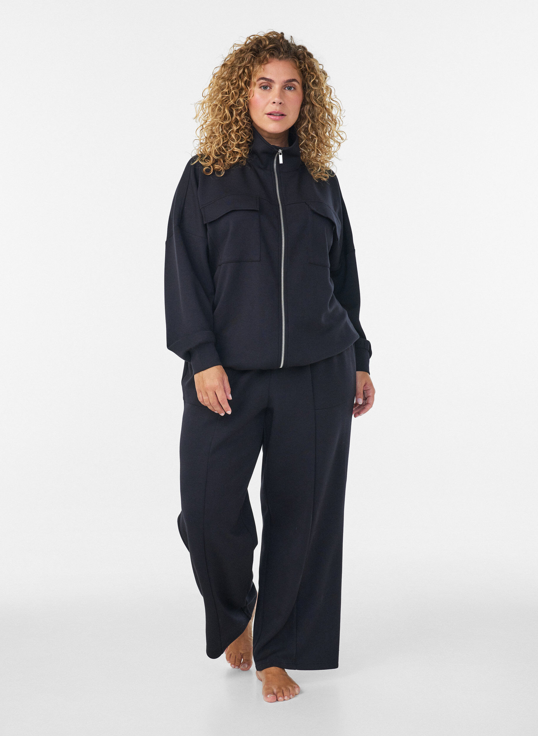 ZizziLockere Hose aus Jersey mit hoher Taille und Taschen, Schwarz, Model image number 0