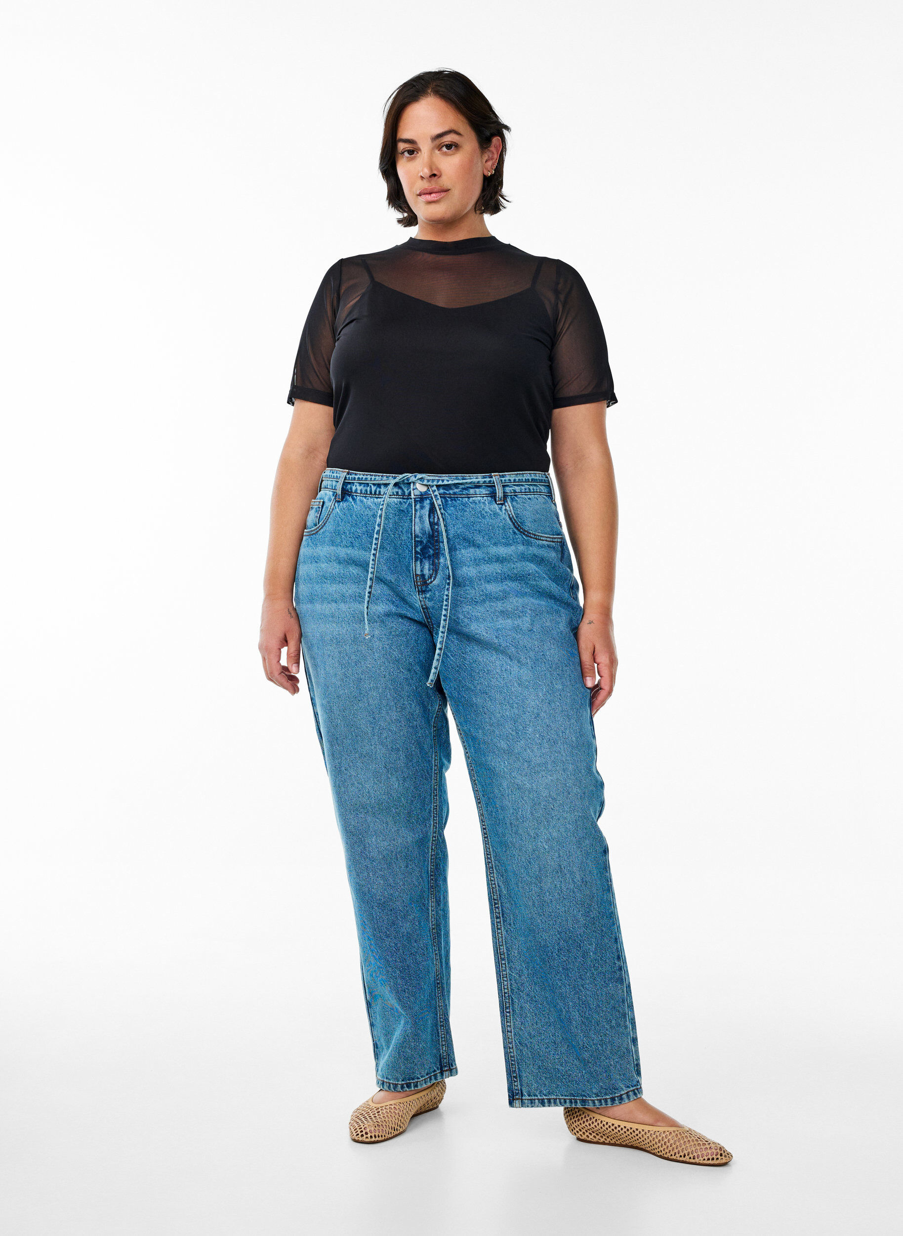 Zizzi Bluse aus Mesh, mit kurzen &Auml;rmeln, Schwarz, Model image number 1