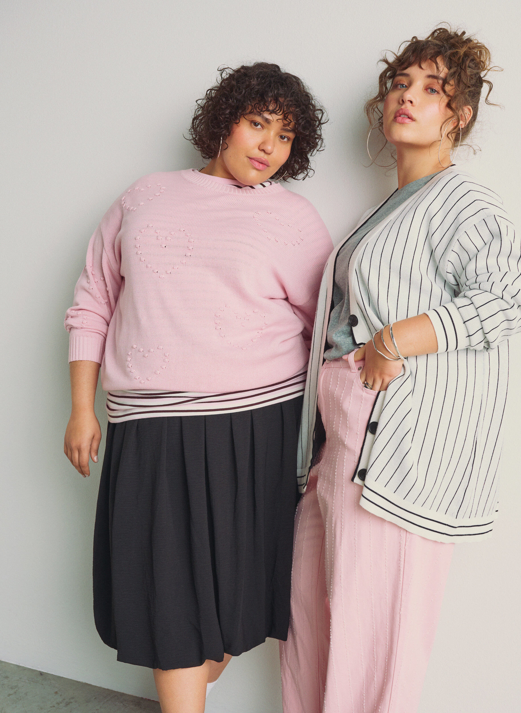 Zizzi Lockere Strickbluse mit Herzmuster, Pink, Image image number 0