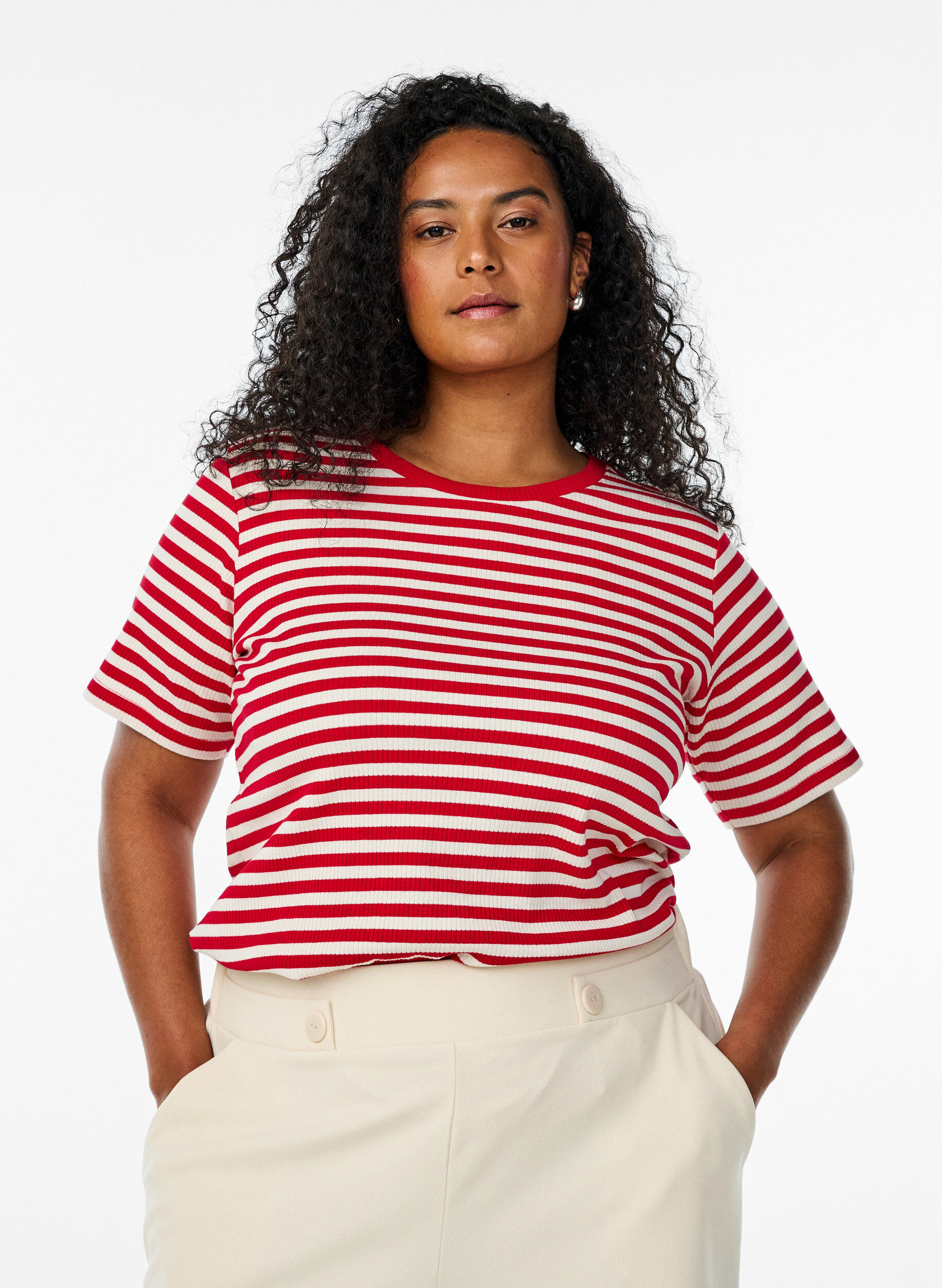 ZizziGestreiftes T-Shirt mit gerippter Struktur, Rot, Model image number 0