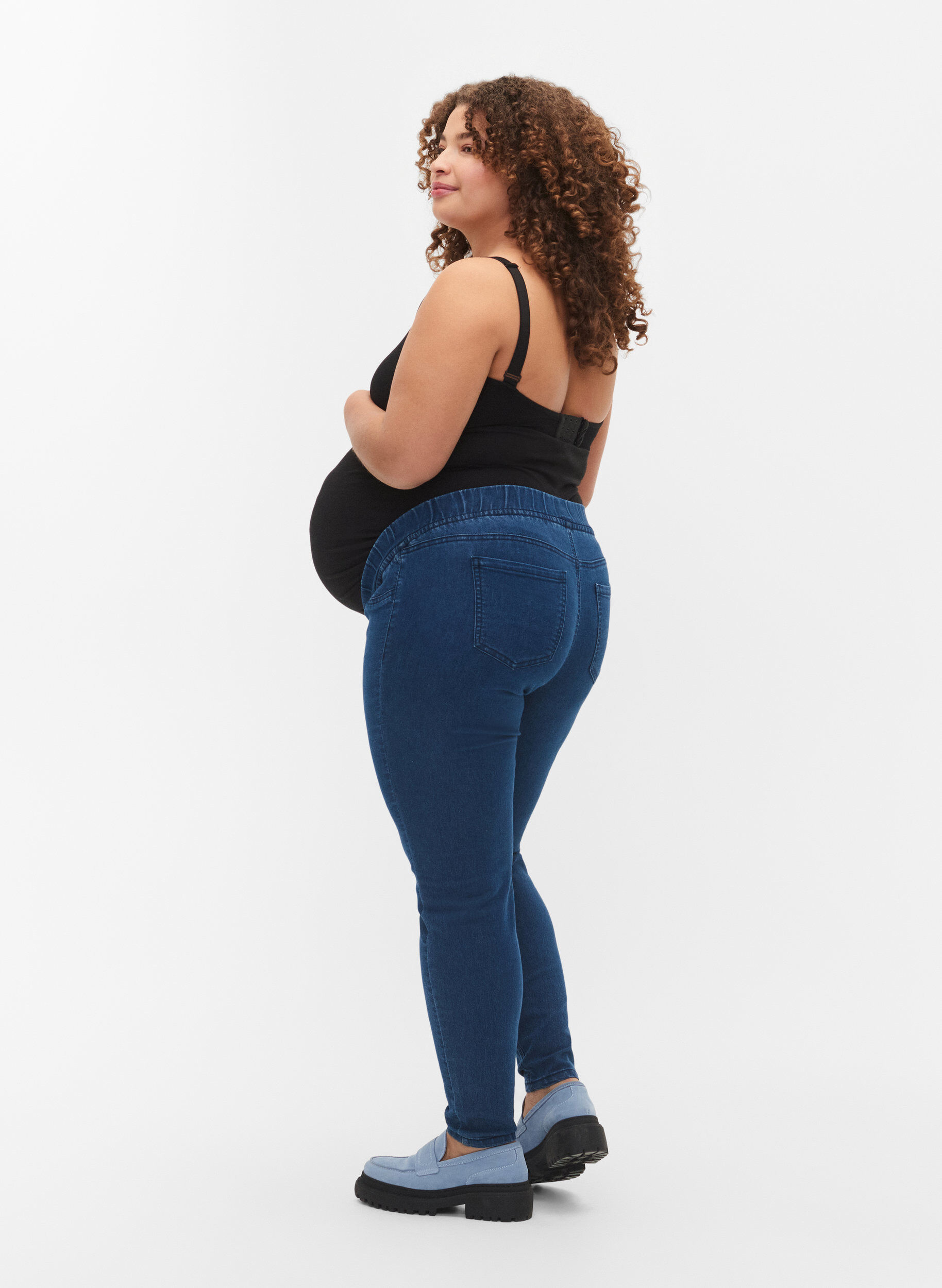 Zizzi Schwangerschafts-Jeggings mit Taschen hinten, Blau, Model image number 1