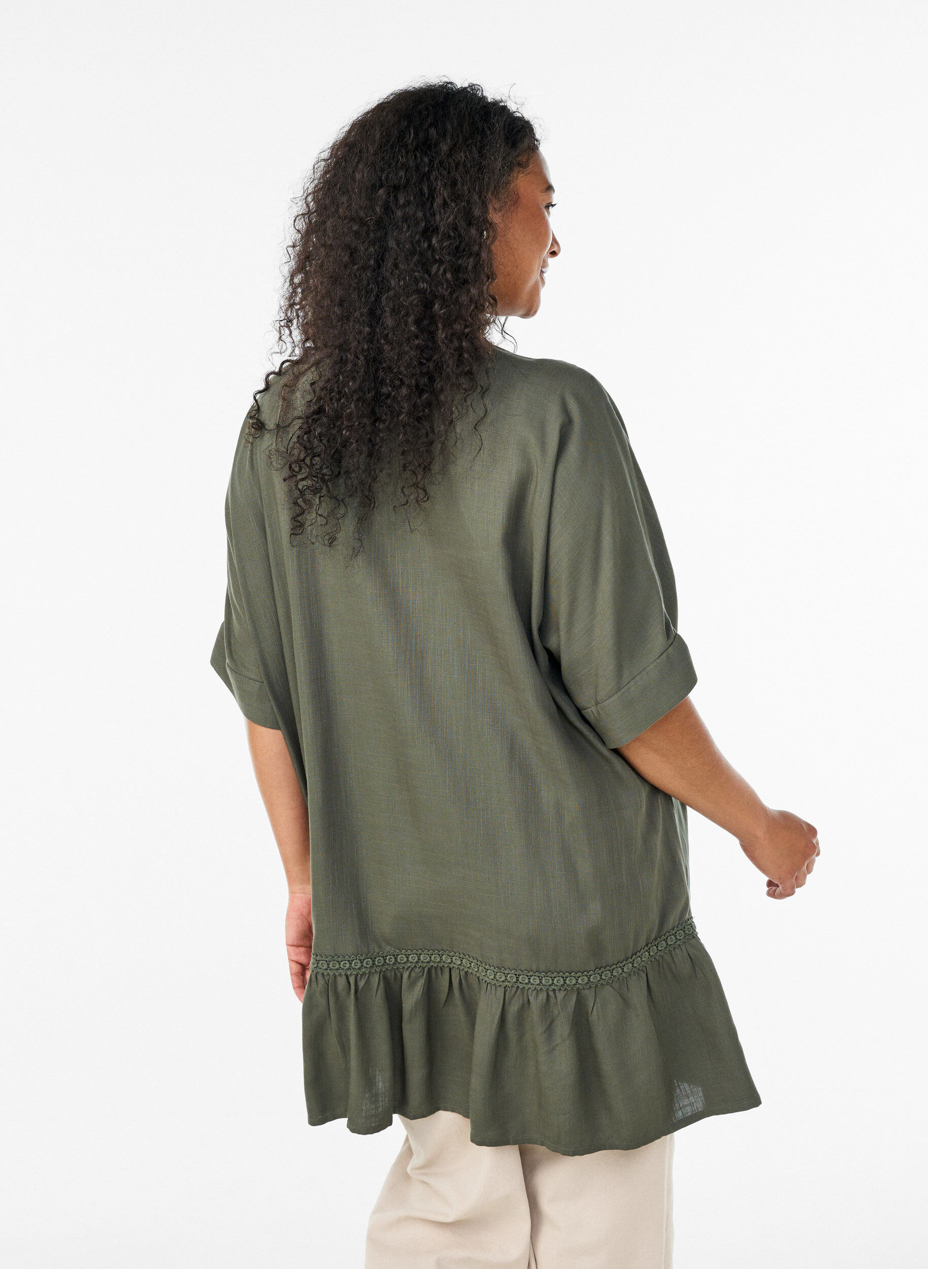 ZizziTunika aus Viskose mit Kn&ouml;pfen und R&uuml;schensaum, Gr&uuml;n, Model image number 2