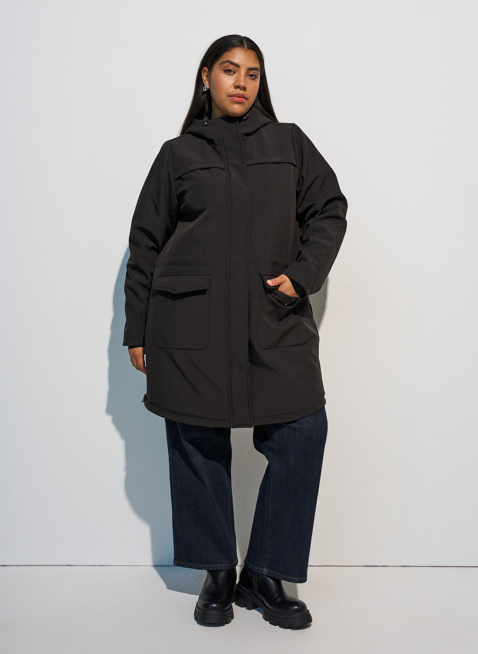 ZizziWasserabweisende Softshell-Jacke mit Steppfutter, Schwarz, Model image number 1
