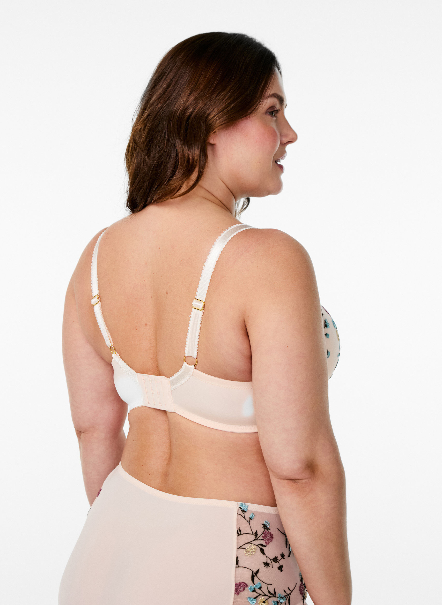 Zizzi Geformter BH mit aufgestickten Blumen, Rot, Model image number 2