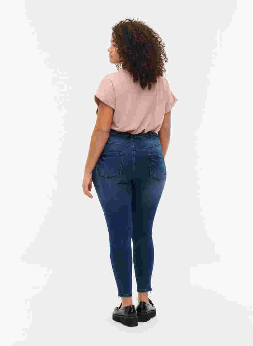 Cropped Amy Jeans mit Reißverschluss, Dark blue denim, Model image number 1