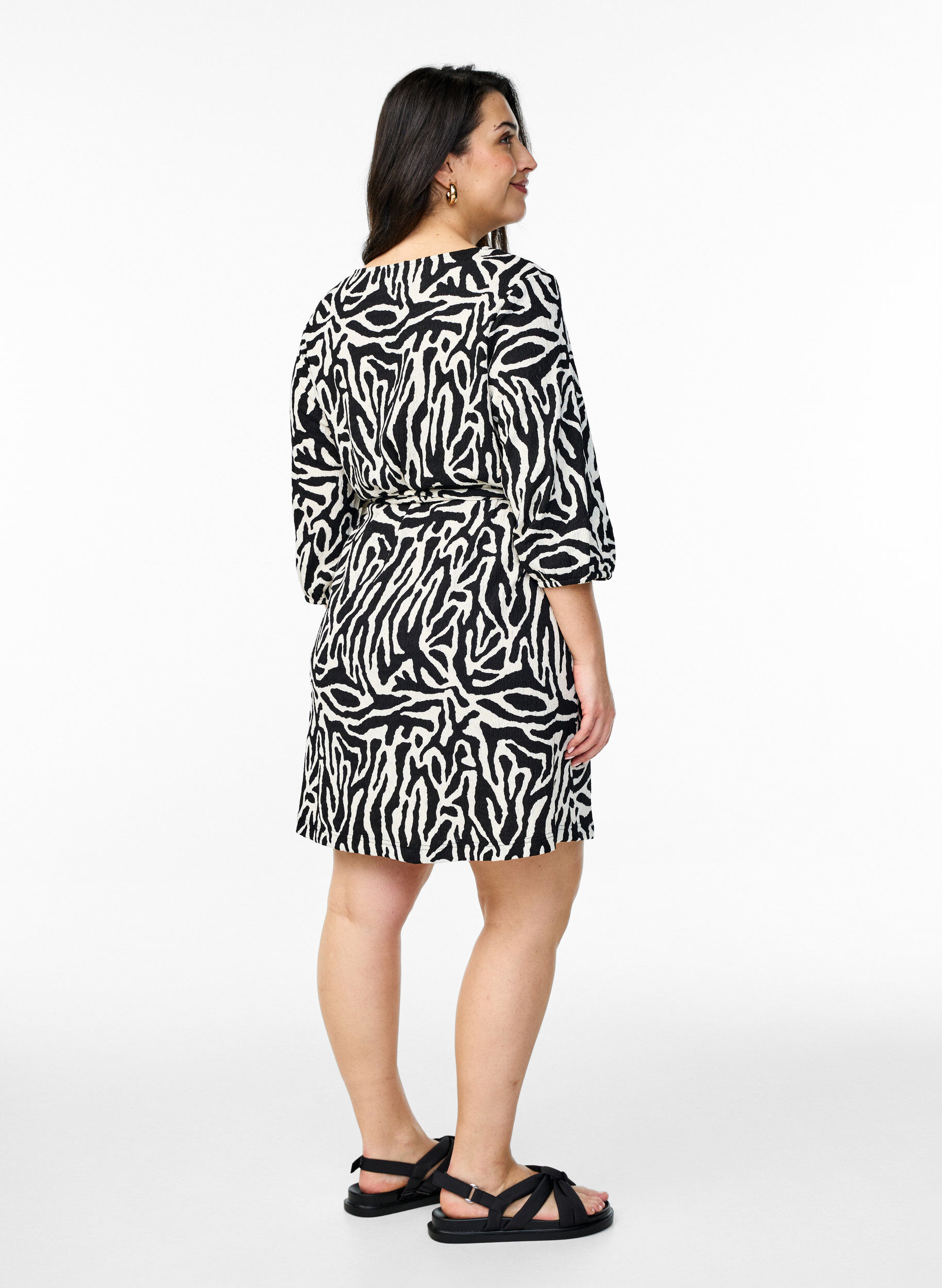 Zizzi Kleid mit 3/4-&Auml;rmeln und Zebraprint, Schwarz, Model image number 2