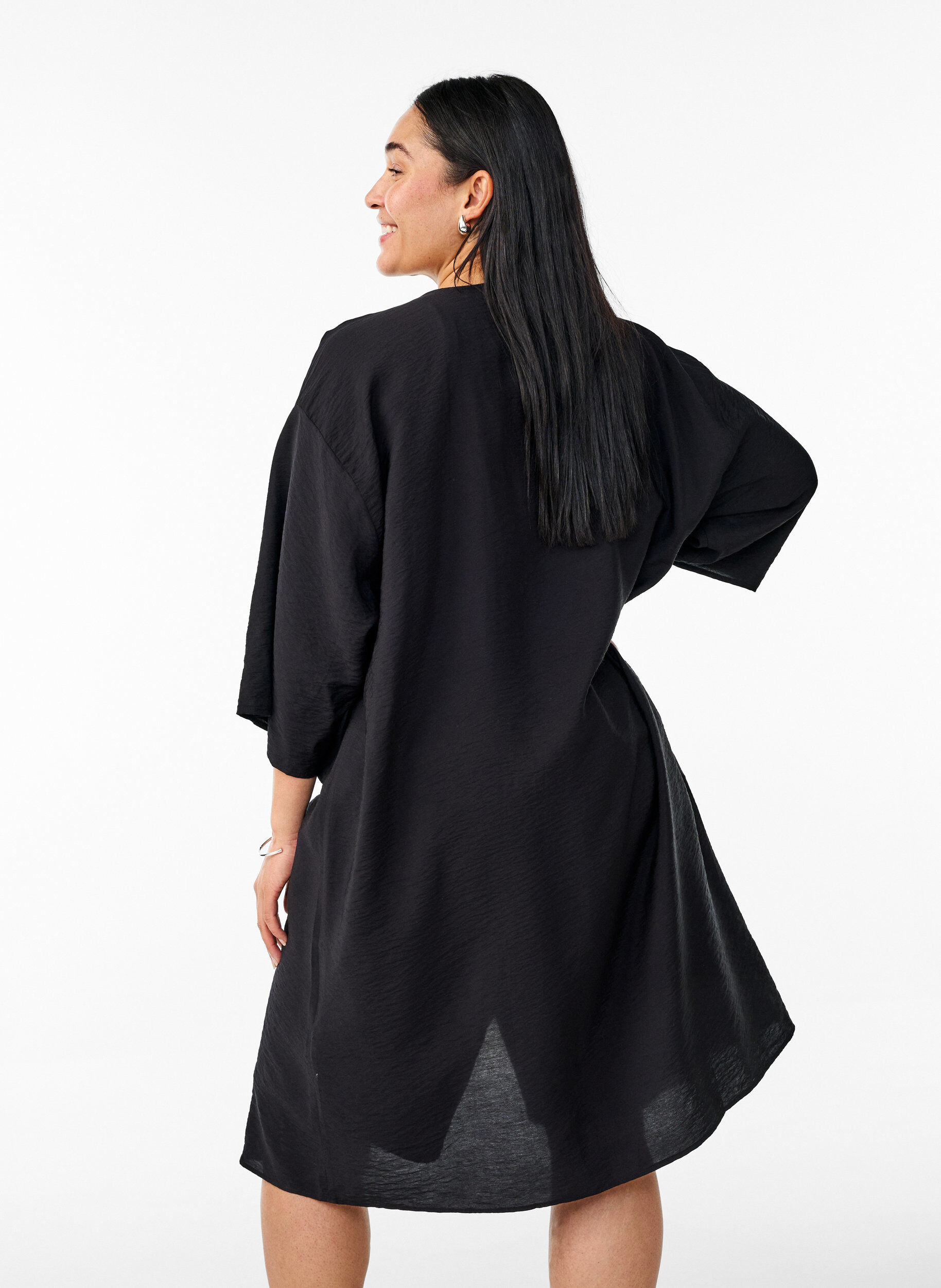Zizzi Viskose-Kimono mit 3/4-&Auml;rmeln, Schwarz, Model image number 2
