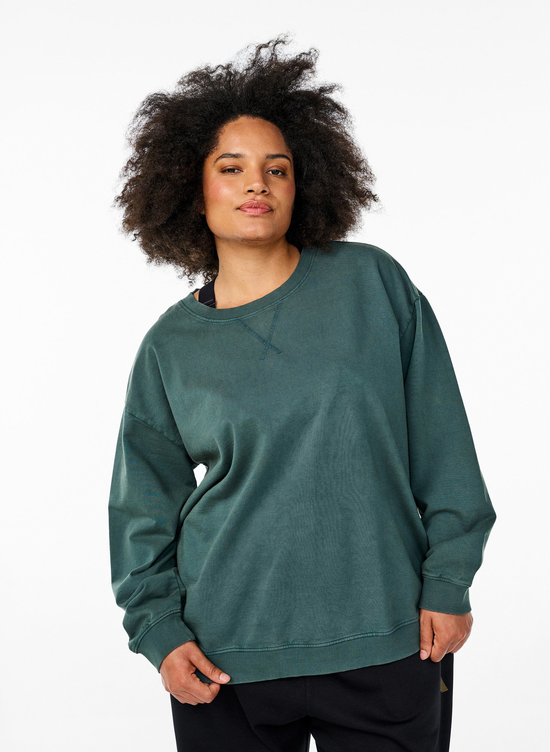 Zizzi Lockeres Sweatshirt im gewaschenen Look, Gr&uuml;n, Model image number 0