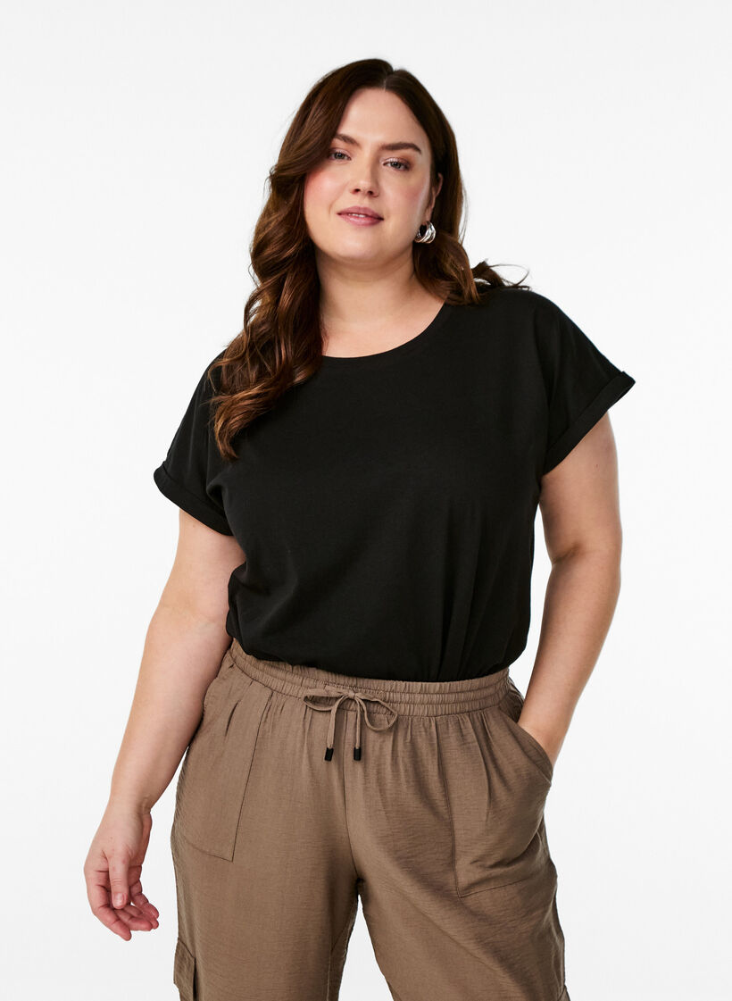 Kurz&auml;rmeliges T-Shirt aus Baumwollmischgewebe, Schwarz, Model image number 0