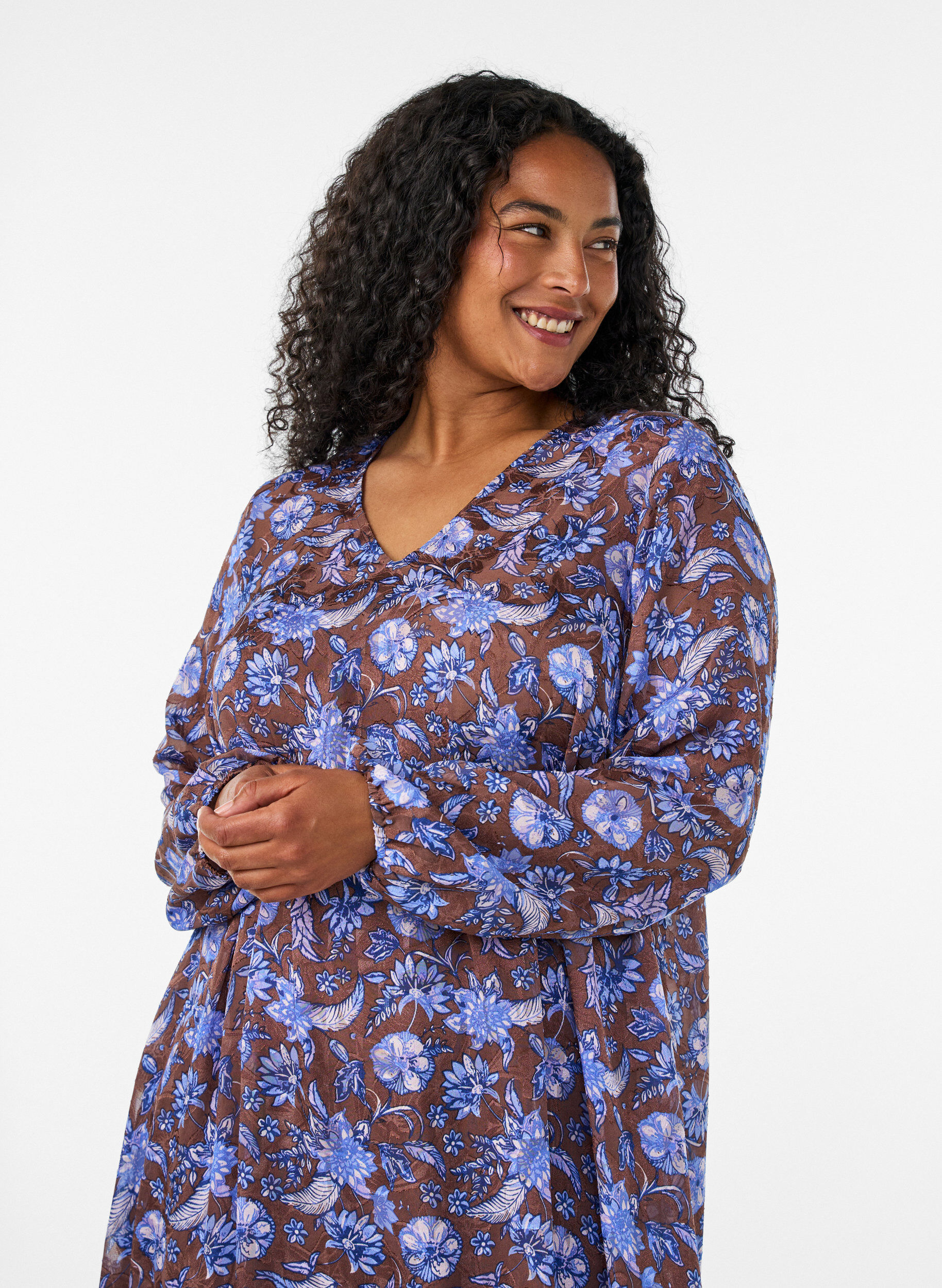 ZizziGebl&uuml;mtes Midikleid mit R&uuml;schensaum, Braun, Model image number 2