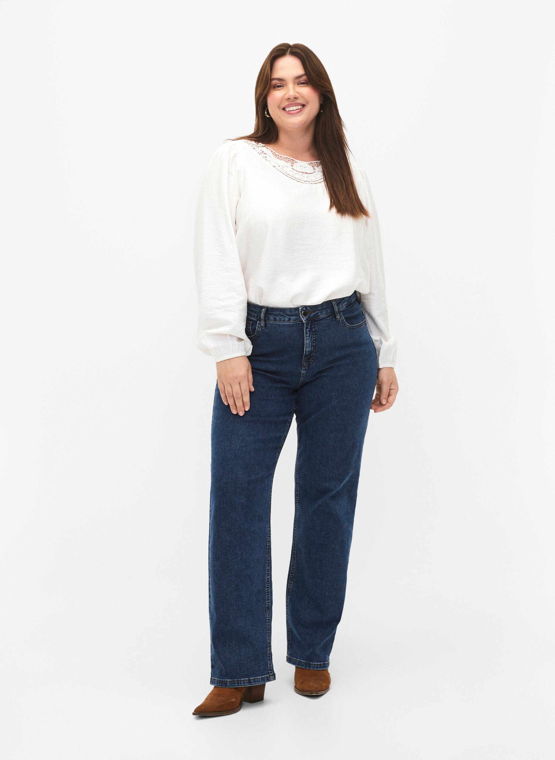 Zizzi Bluse aus Viskose mit H&auml;keldetails, Bright White, Model image number 2