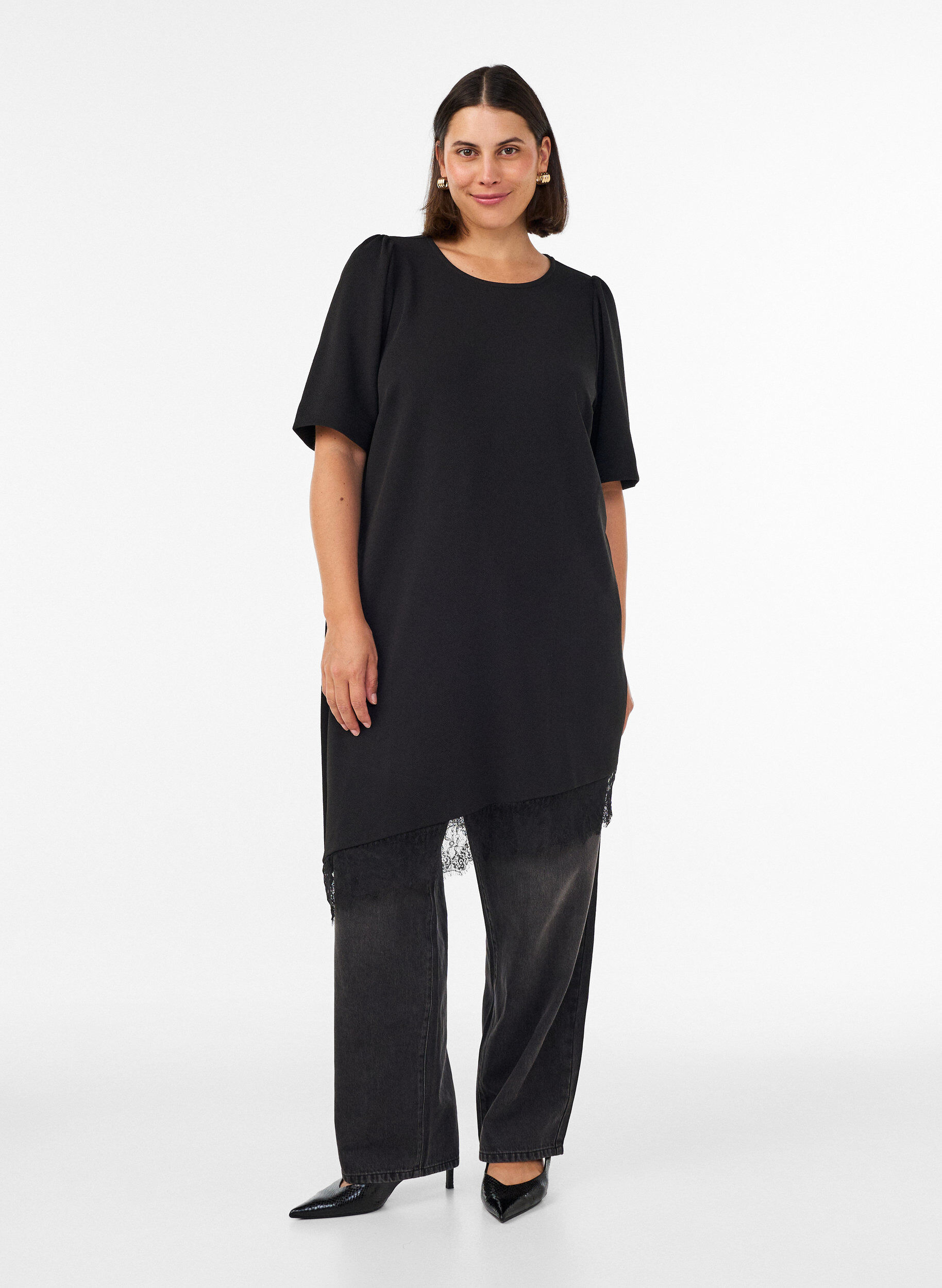 ZizziTunika mit asymmetrischem Spitzenbesatz, Schwarz, Model image number 1