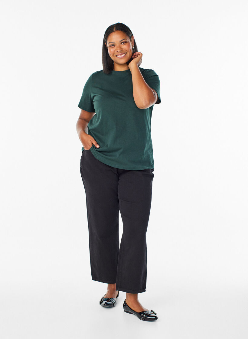 Basic-T-Shirt aus Baumwolle mit Rundhalsausschnitt, Grün, Model image number 1