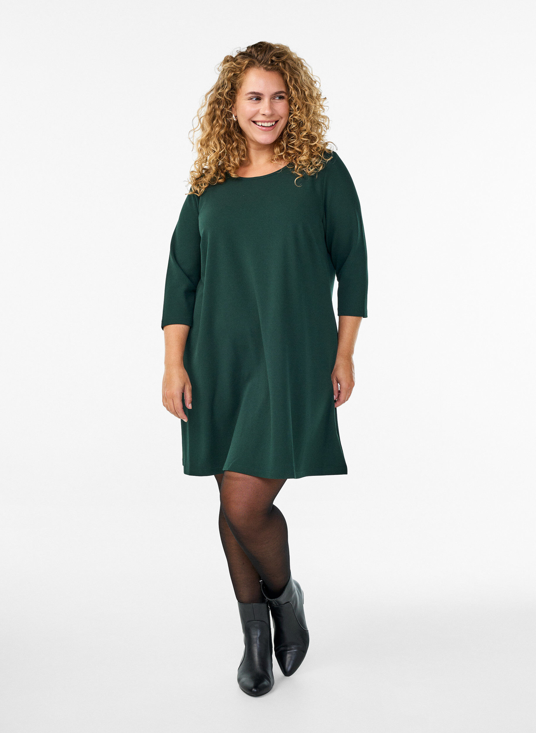 Zizzi FLASH - Kurz geschnittenes A-Linien Kleid aus Webstoff mit 3/4 &Auml;rmeln, Gr&uuml;n, Model image number 1