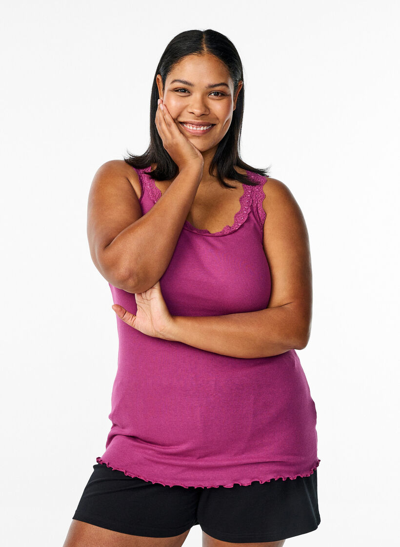 Top mit Spitzensaum, Rot, Model image number 0